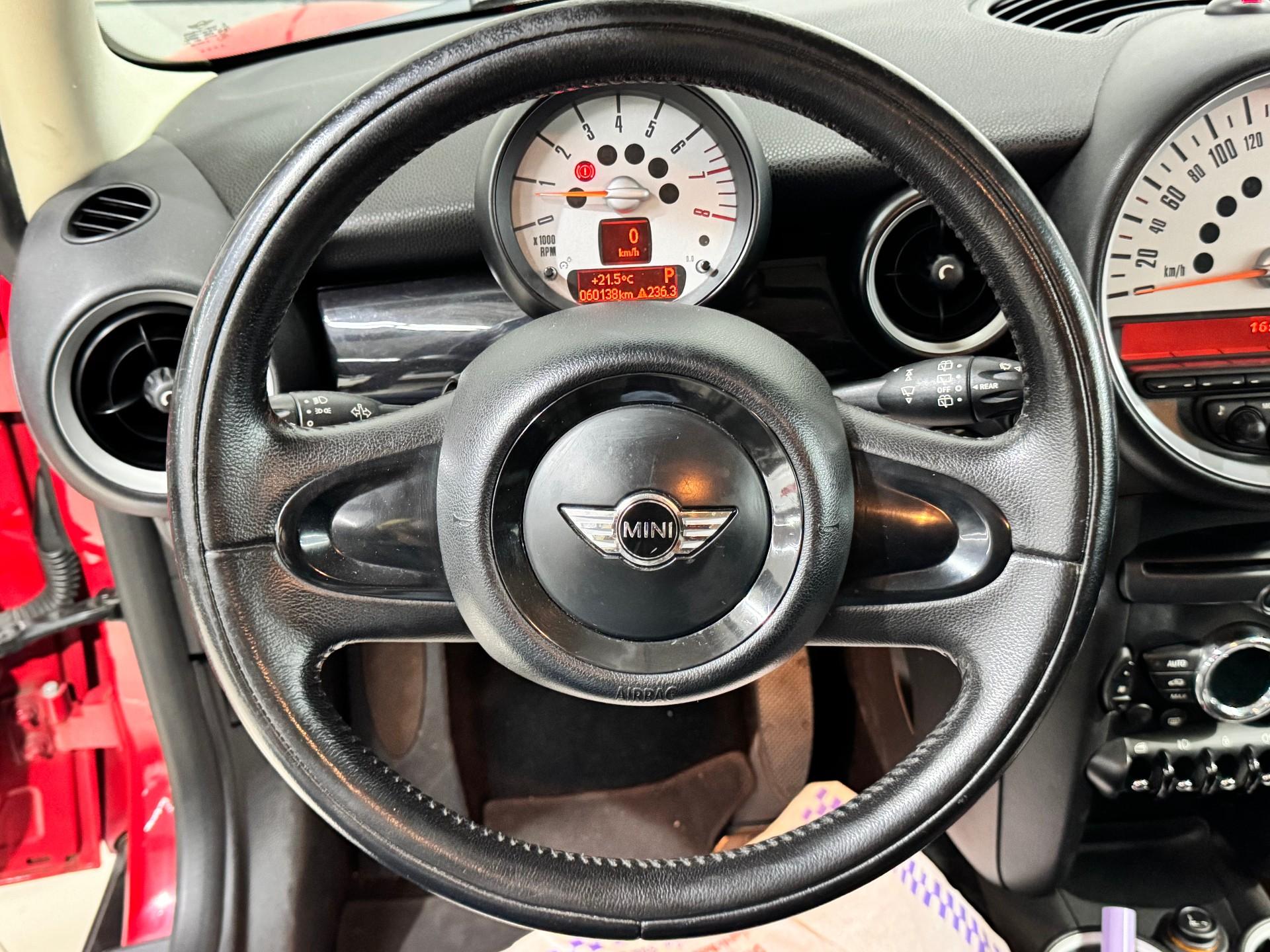 Foto numero 16 do veiculo Mini Cooper 1.6 Aut.  - Vermelha - 2010/2011