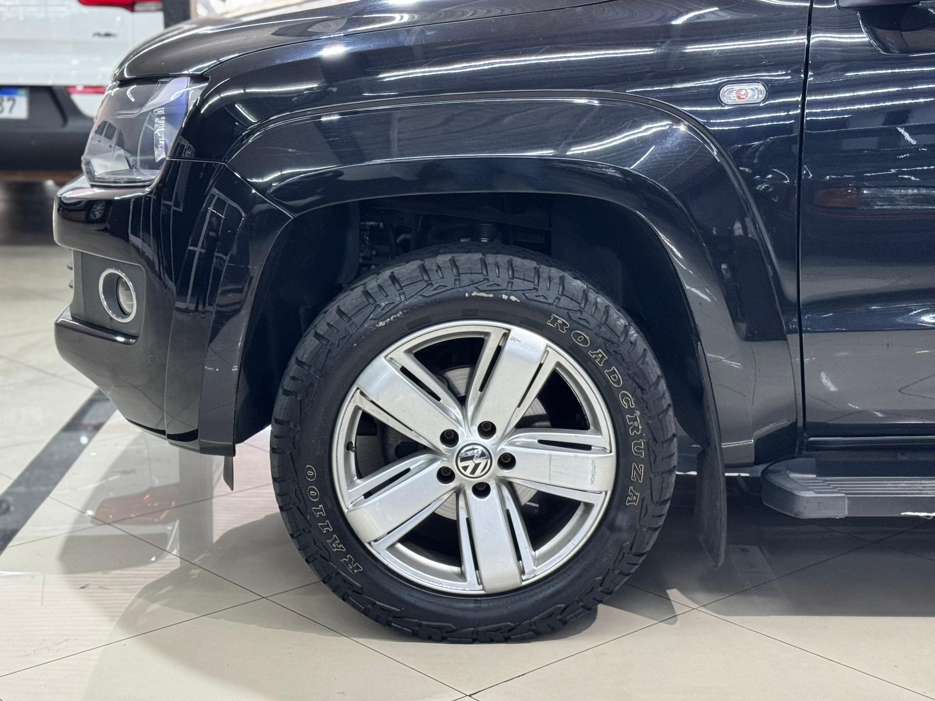 Foto numero 10 do veiculo Volkswagen Amarok Highline CD 2.0 16V TDI 4x4 Dies.  - Preta - 2014/2014