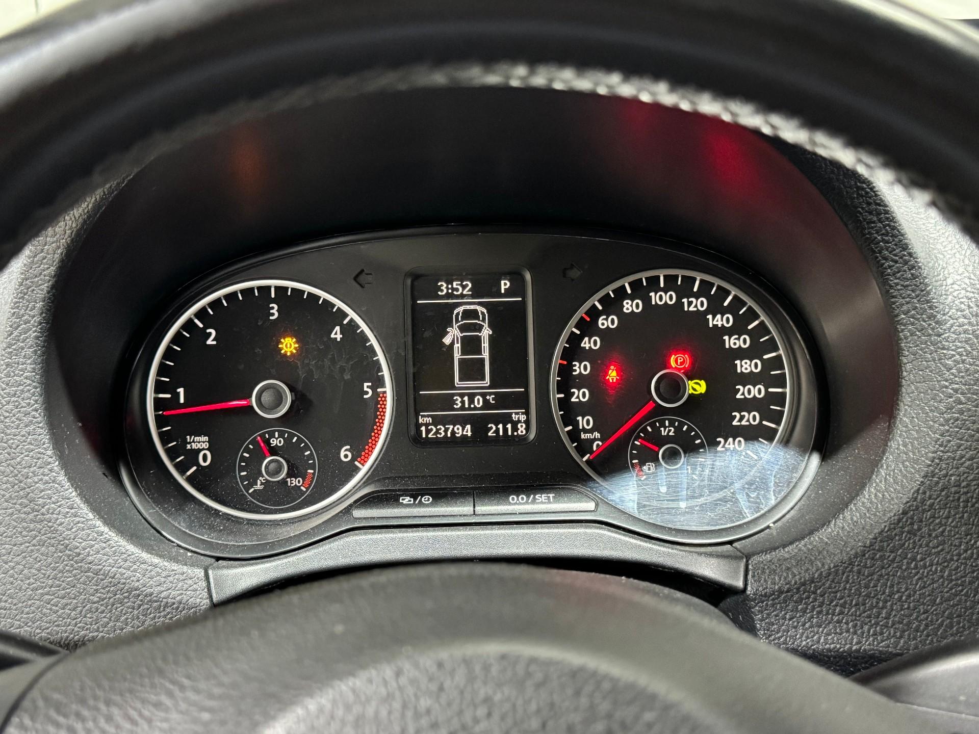 Foto numero 5 do veiculo Volkswagen Amarok Highline CD 2.0 16V TDI 4x4 Dies.  - Preta - 2014/2014