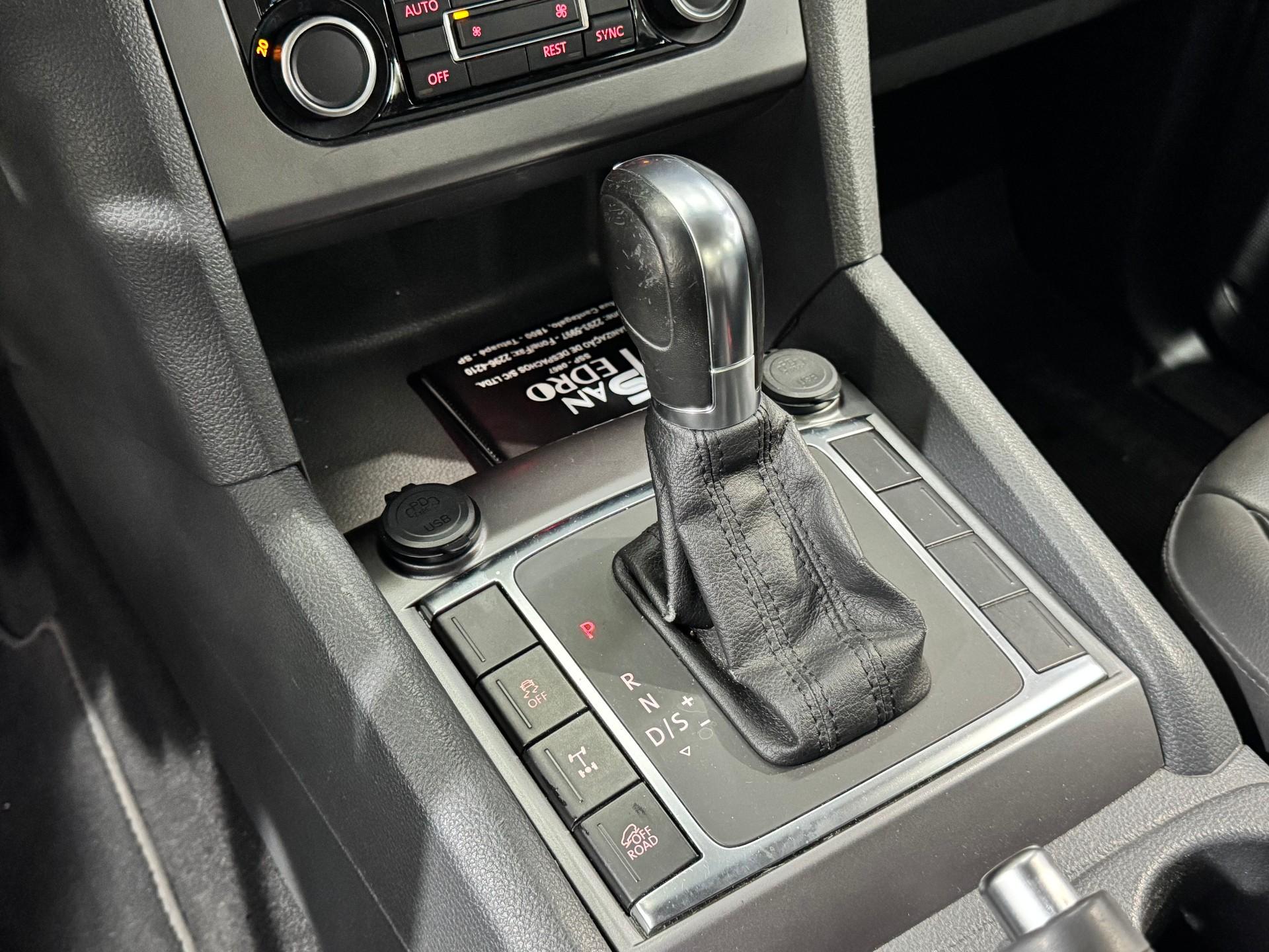 Foto numero 16 do veiculo Volkswagen Amarok Highline CD 2.0 16V TDI 4x4 Dies.  - Preta - 2014/2014