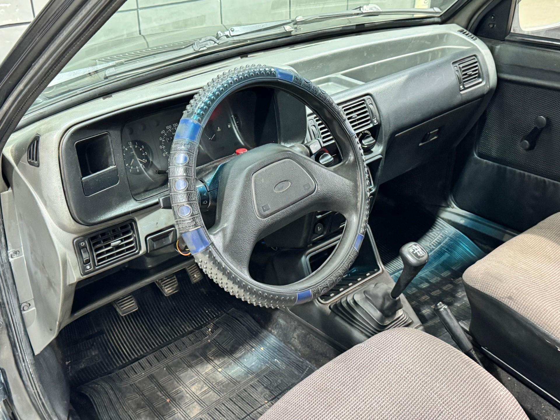 Foto numero 12 do veiculo Ford Escort L/LX 1.6  - Cinza - 1996/1997