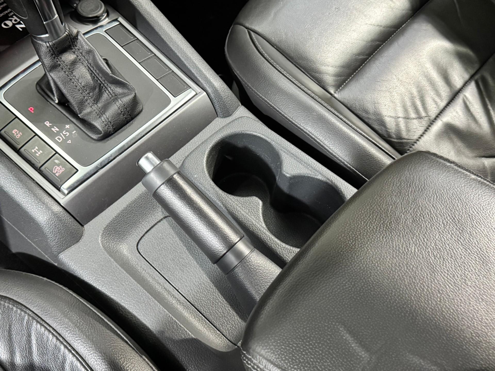 Foto numero 4 do veiculo Volkswagen Amarok Highline CD 2.0 16V TDI 4x4 Dies.  - Preta - 2014/2014