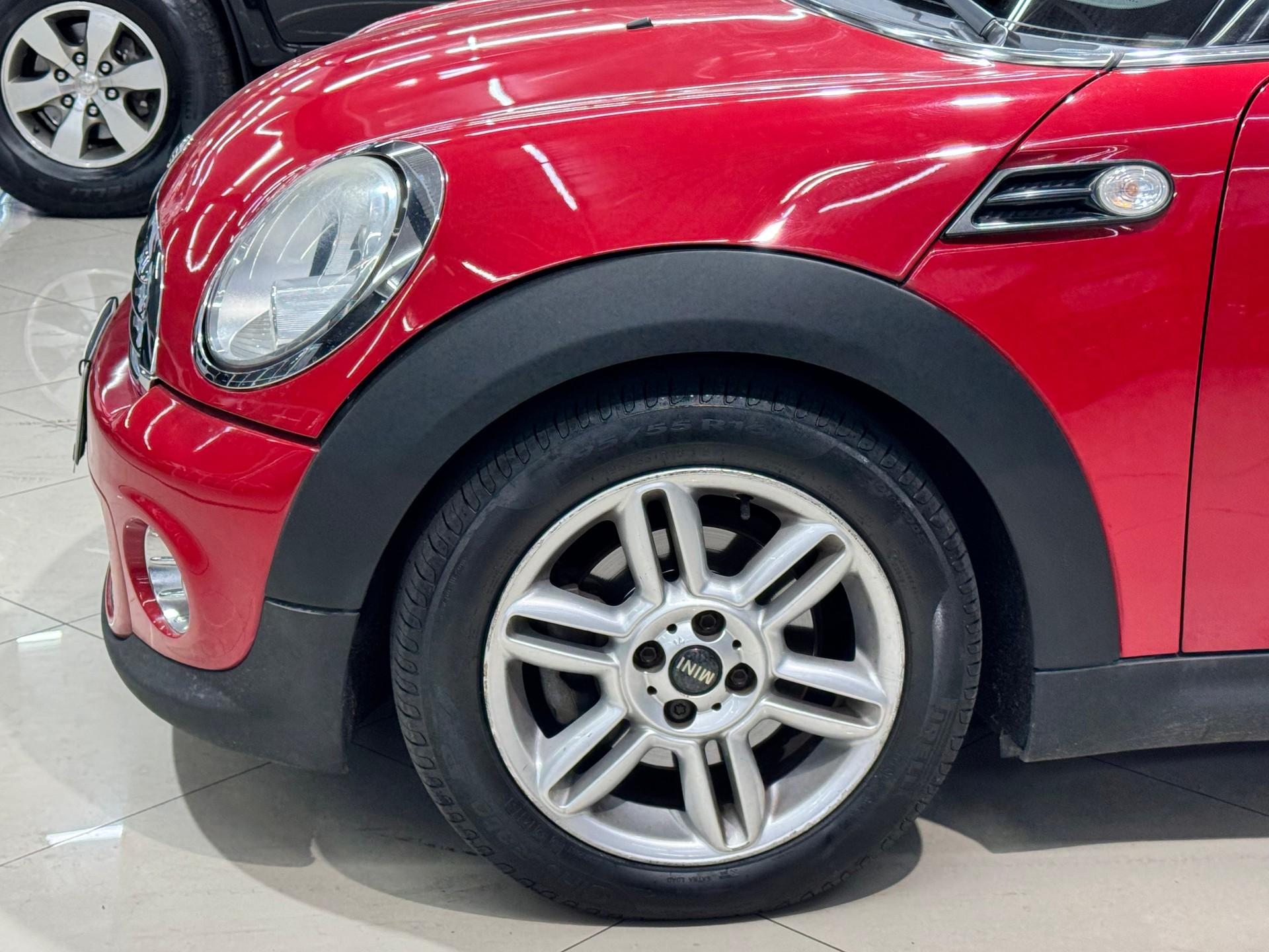 Foto numero 9 do veiculo Mini Cooper 1.6 Aut.  - Vermelha - 2010/2011