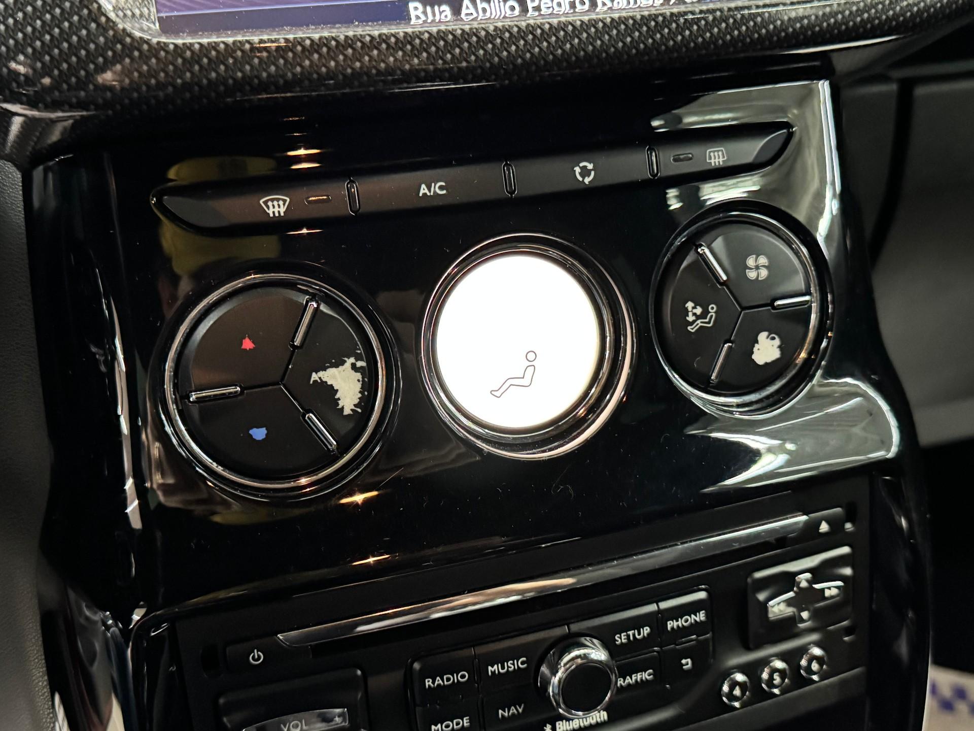 Foto numero 14 do veiculo Citroën DS3 Sport Chic 1.6 TB 16V 3p Mec.  - Vermelha - 2015/2016