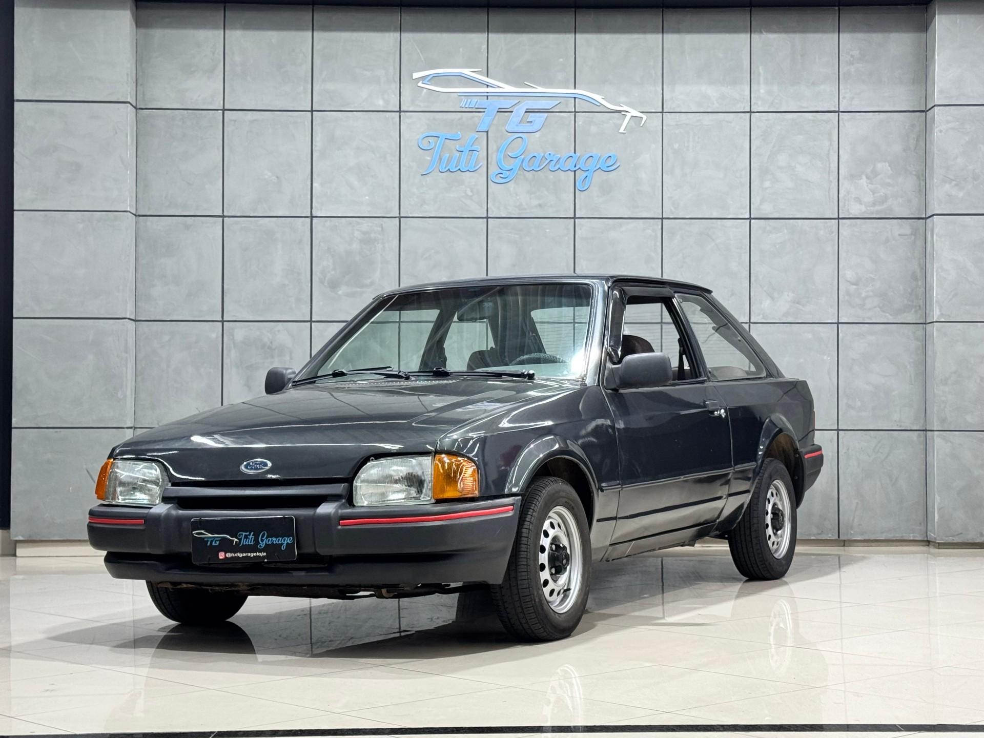 Foto numero 2 do veiculo Ford Escort L/LX 1.6  - Cinza - 1996/1997