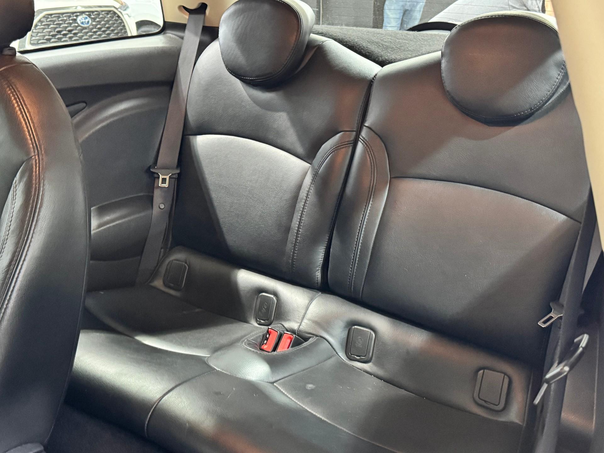 Foto numero 18 do veiculo Mini Cooper 1.6 Aut.  - Vermelha - 2010/2011