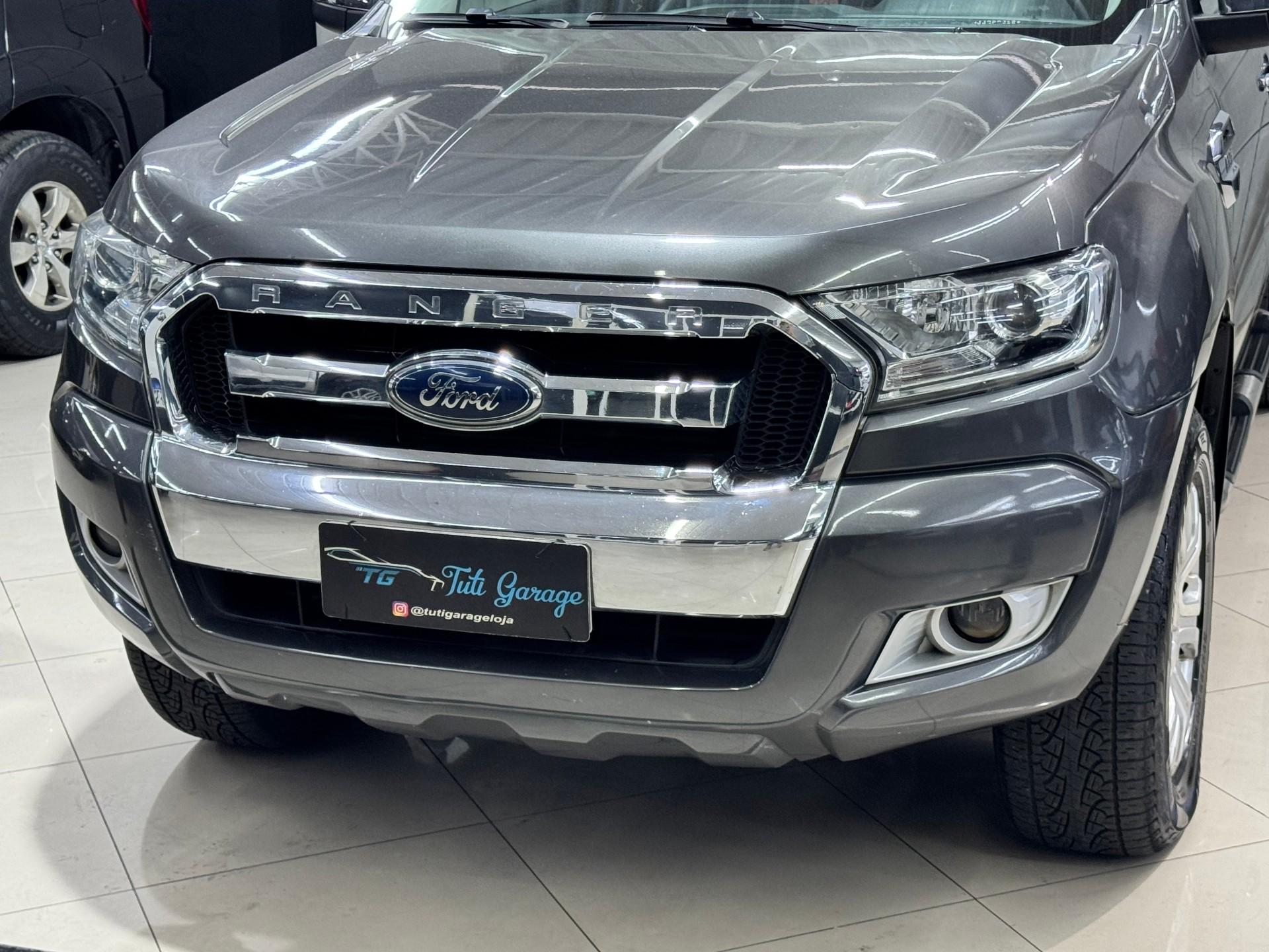 Foto numero 15 do veiculo Ford Ranger XLT 3.2 20V 4x4 CD Diesel Aut.  - Cinza - 2017/2018
