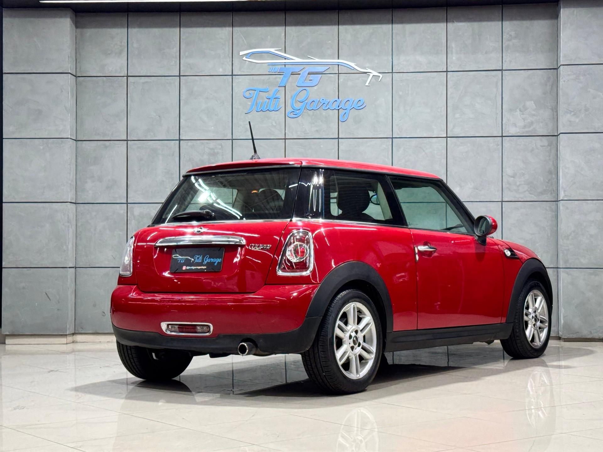 Foto numero 7 do veiculo Mini Cooper 1.6 Aut.  - Vermelha - 2010/2011