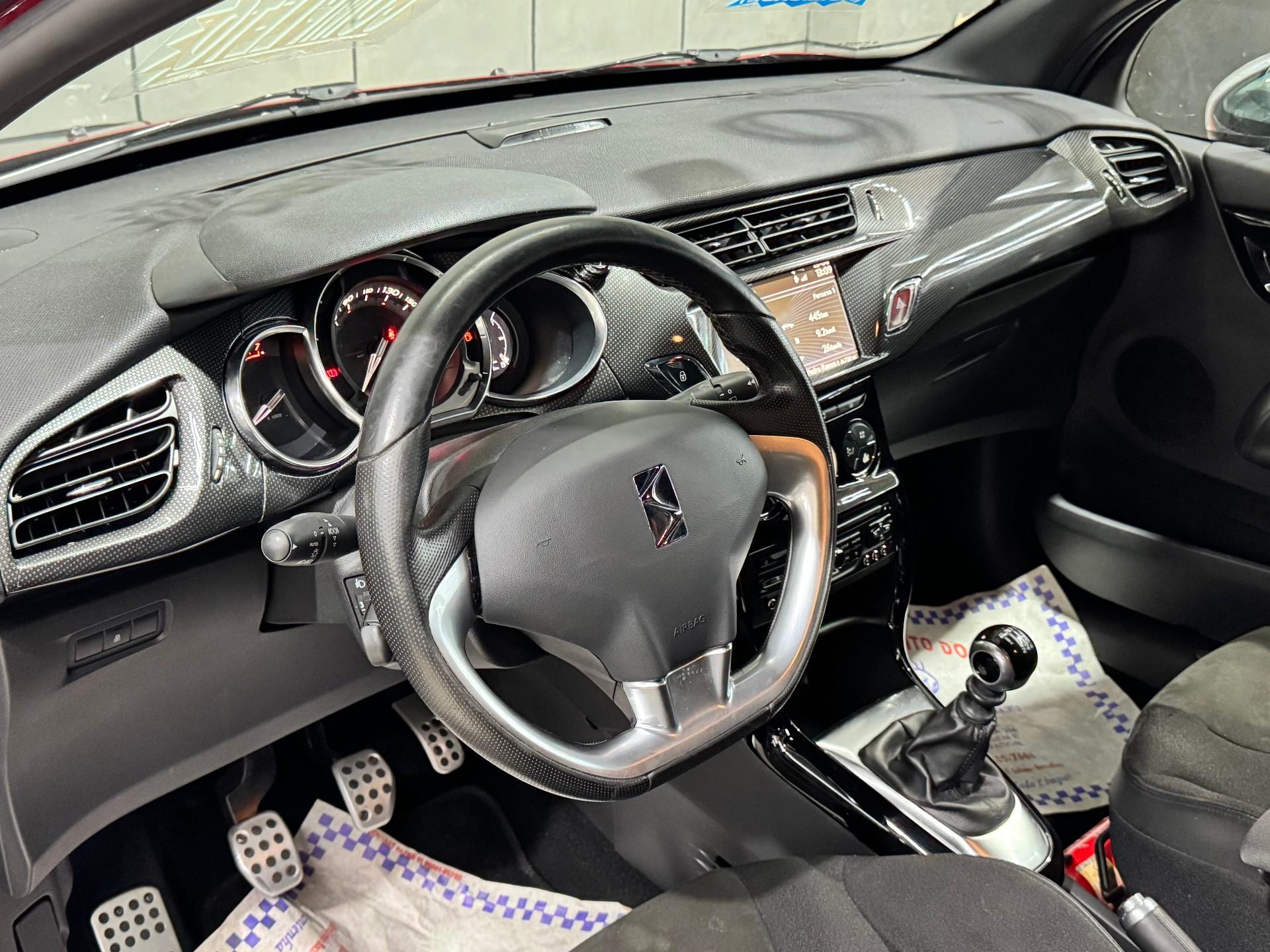 Foto numero 8 do veiculo Citroën DS3 Sport Chic 1.6 TB 16V 3p Mec.  - Vermelha - 2015/2016
