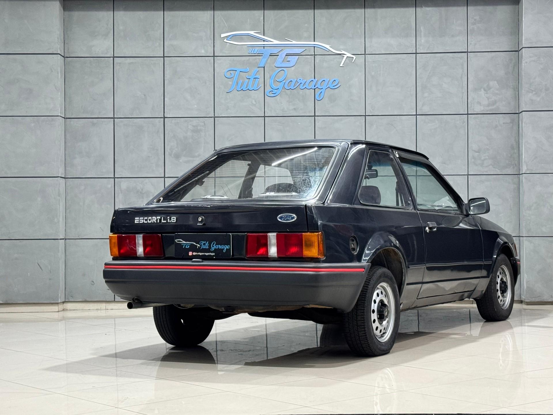 Foto numero 5 do veiculo Ford Escort L/LX 1.6  - Cinza - 1996/1997