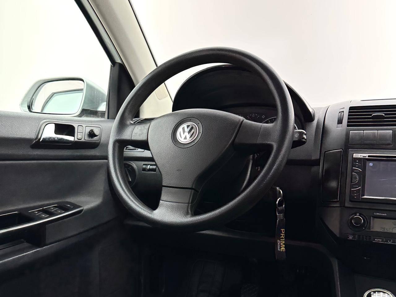 Volkswagen Polo W/ 1.6 E-FLEX 2011
