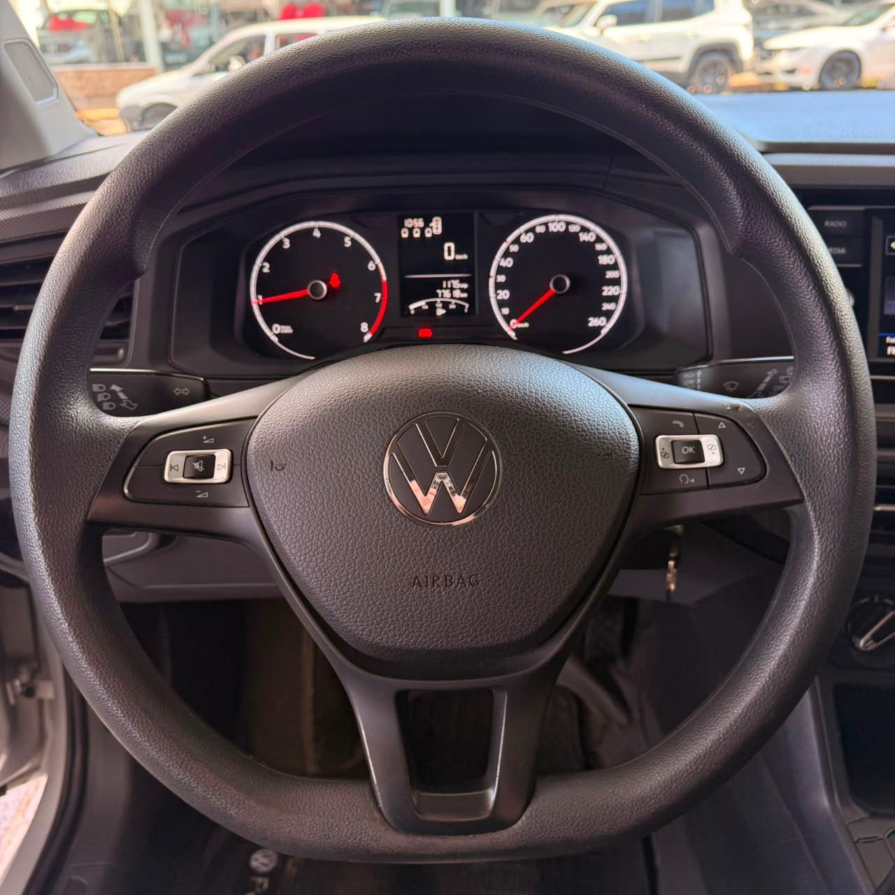 Foto numero 8 do veiculo Volkswagen Polo 1.0 MPI Flex 12V 5p  - Prata - 2023/2023