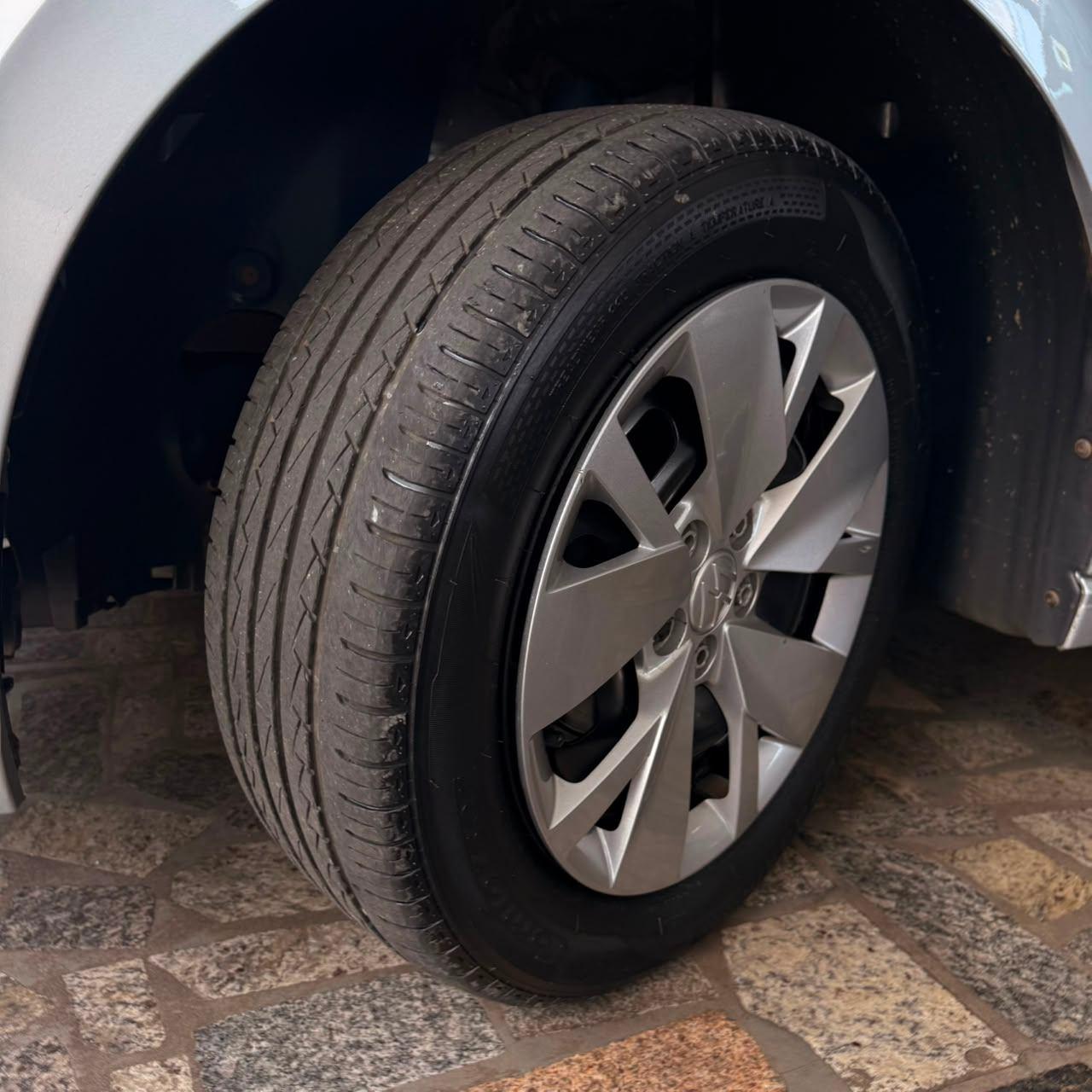 Foto numero 16 do veiculo Volkswagen Polo 1.0 MPI Flex 12V 5p  - Prata - 2023/2023