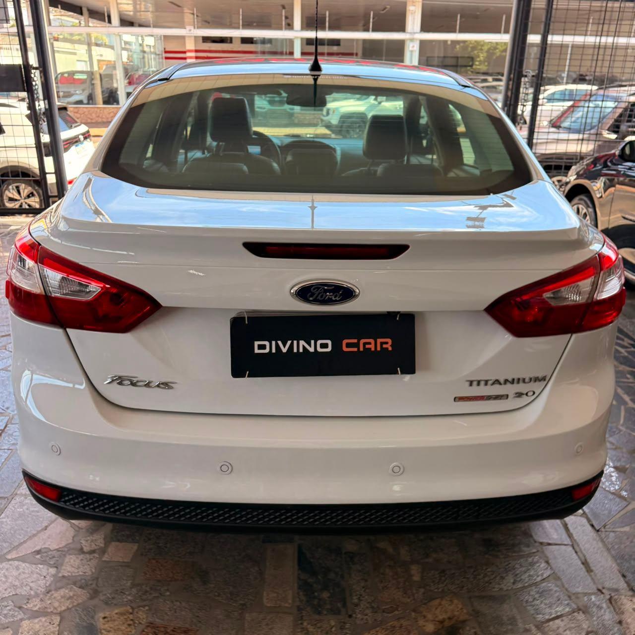 Foto numero 5 do veiculo Ford Focus Sed. TI./TI.Plus 2.0 16V Flex  Aut  - Branca - 2014/2015