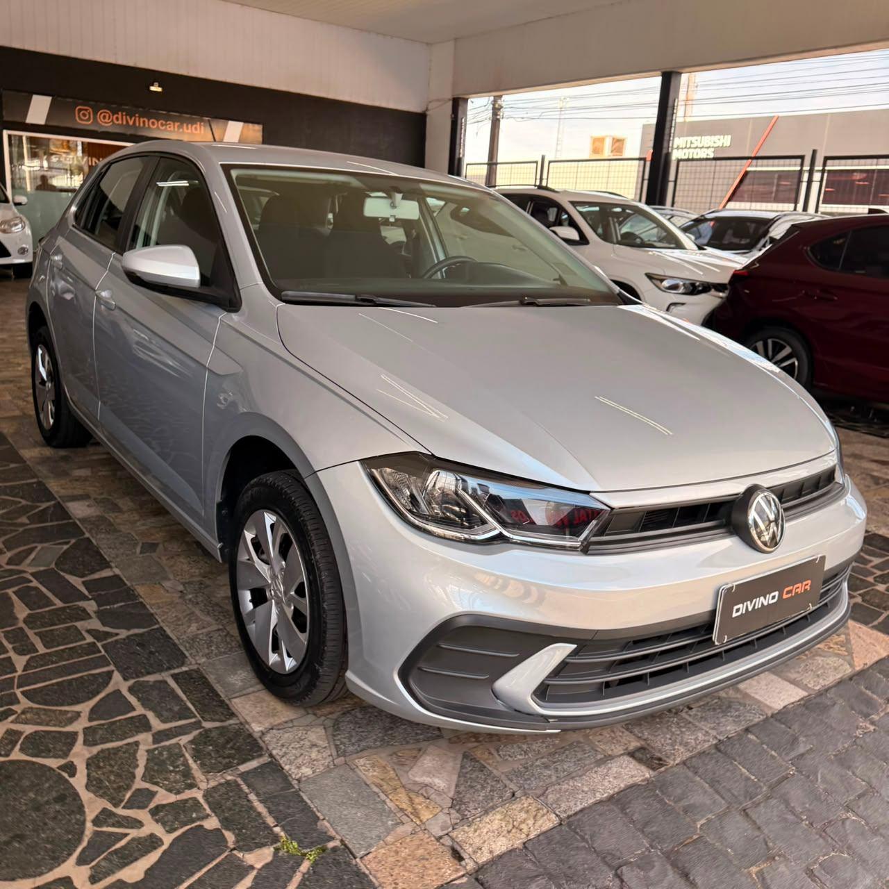 Foto numero 2 do veiculo Volkswagen Polo 1.0 MPI Flex 12V 5p  - Prata - 2023/2023
