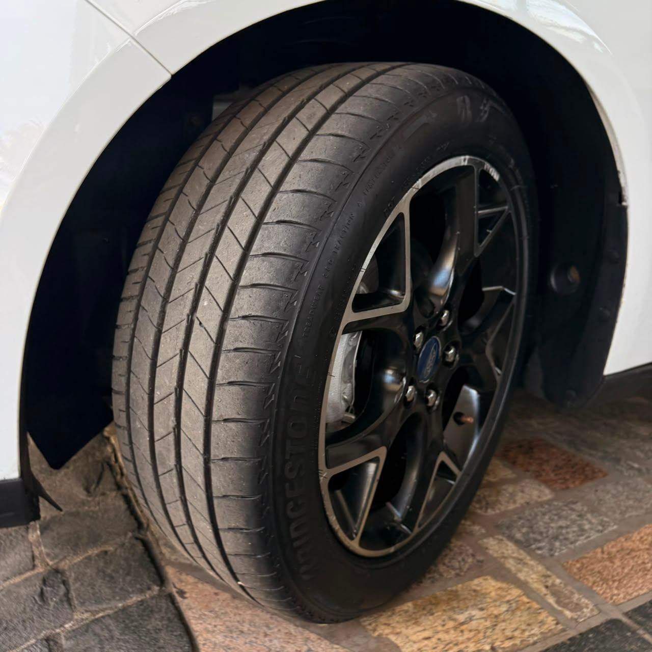 Foto numero 17 do veiculo Ford Focus Sed. TI./TI.Plus 2.0 16V Flex  Aut  - Branca - 2014/2015