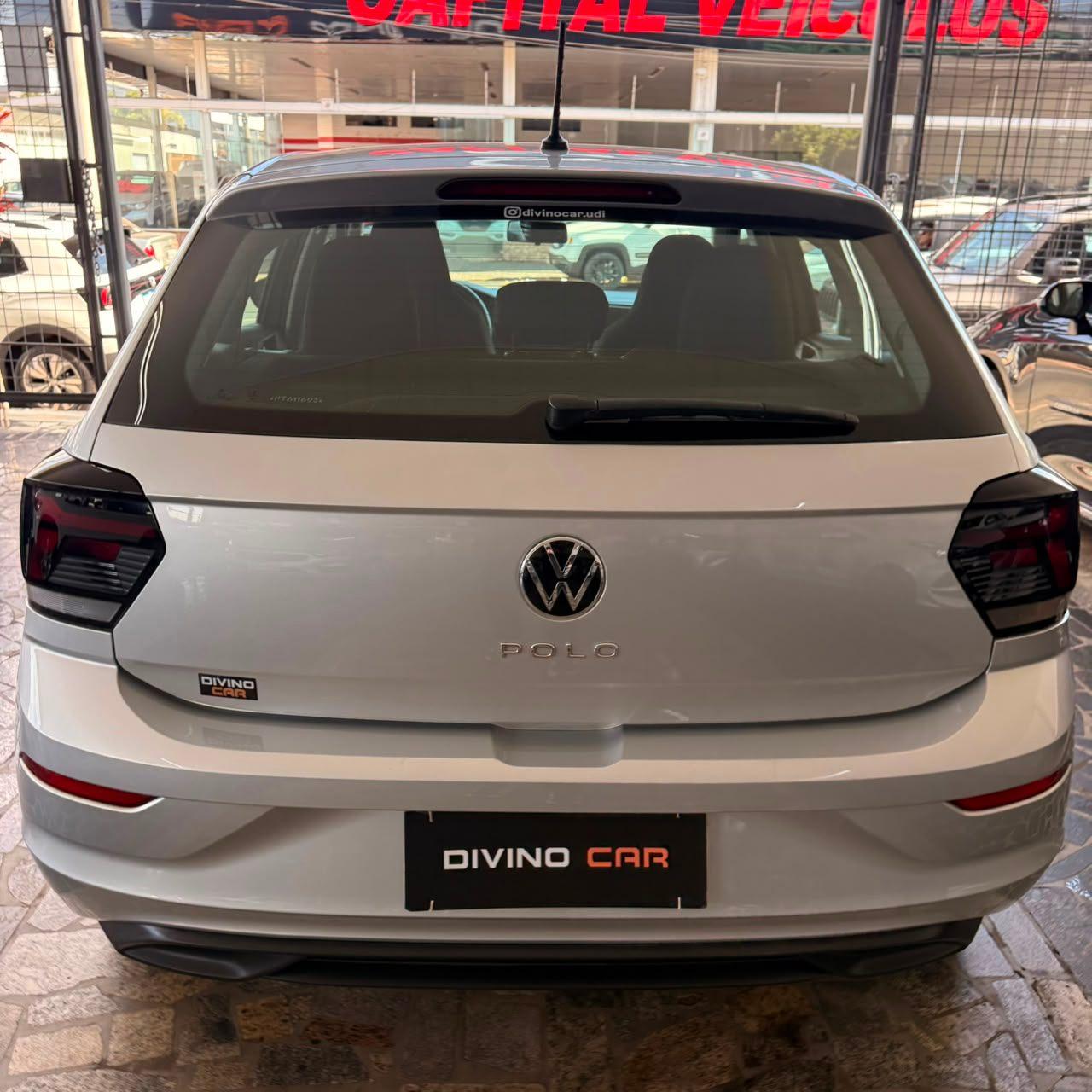 Foto numero 5 do veiculo Volkswagen Polo 1.0 MPI Flex 12V 5p  - Prata - 2023/2023