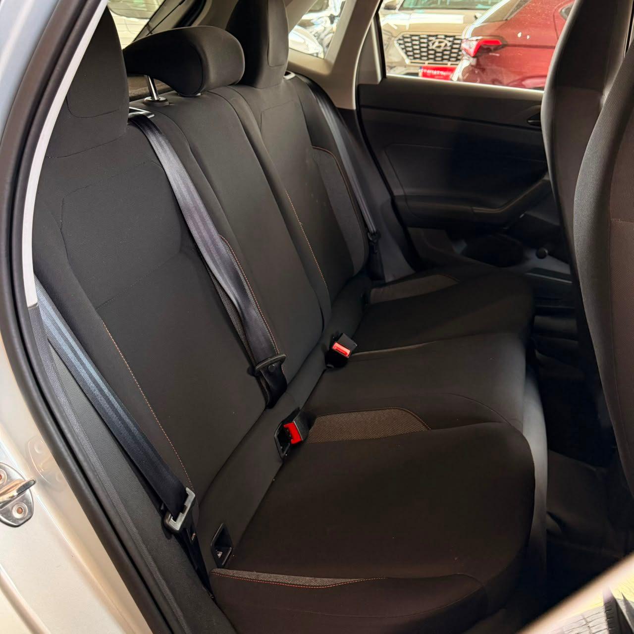 Foto numero 15 do veiculo Volkswagen Polo 1.0 MPI Flex 12V 5p  - Prata - 2023/2023