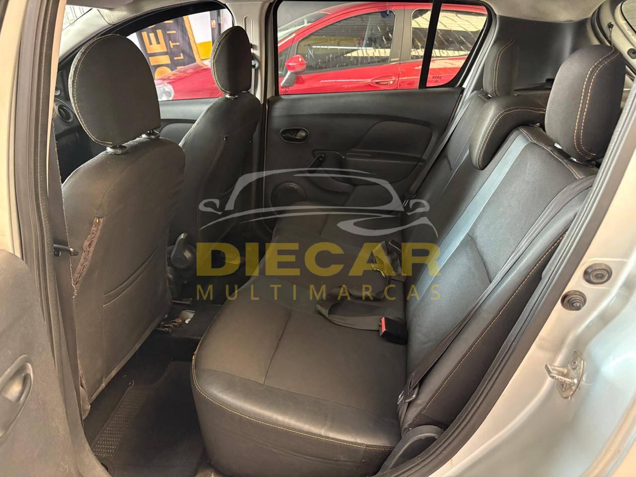 Foto numero 11 do veiculo Renault Sandero AUTH 10 - Prata - 2015/2016