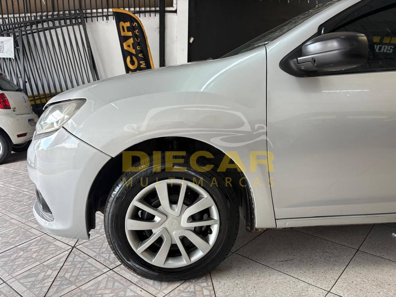 Foto numero 6 do veiculo Renault Sandero AUTH 10 - Prata - 2015/2016