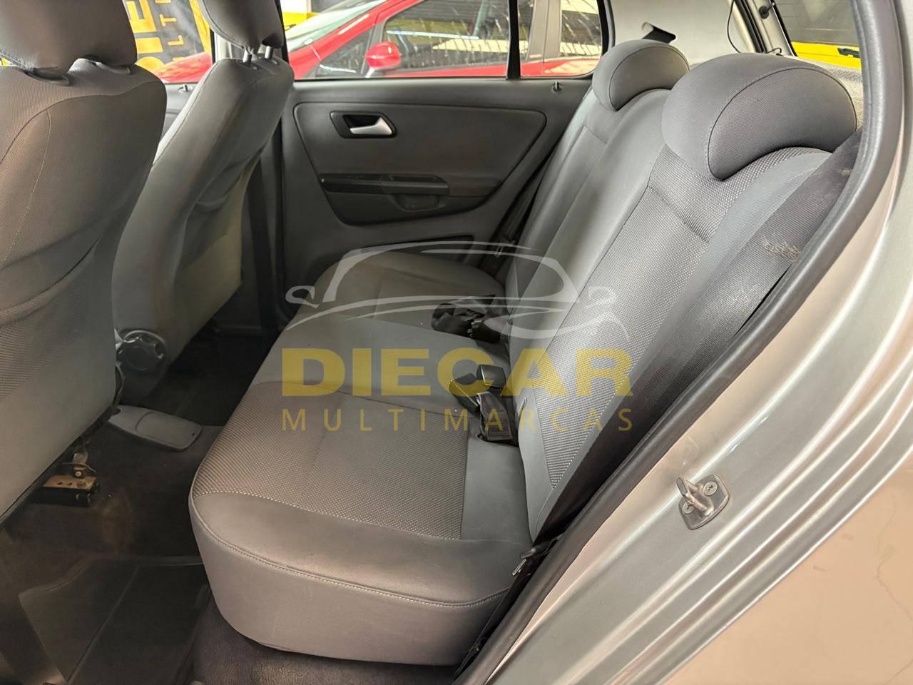 Foto numero 13 do veiculo Volkswagen Fox W/ 1.0 GII - Prata - 2012/2012