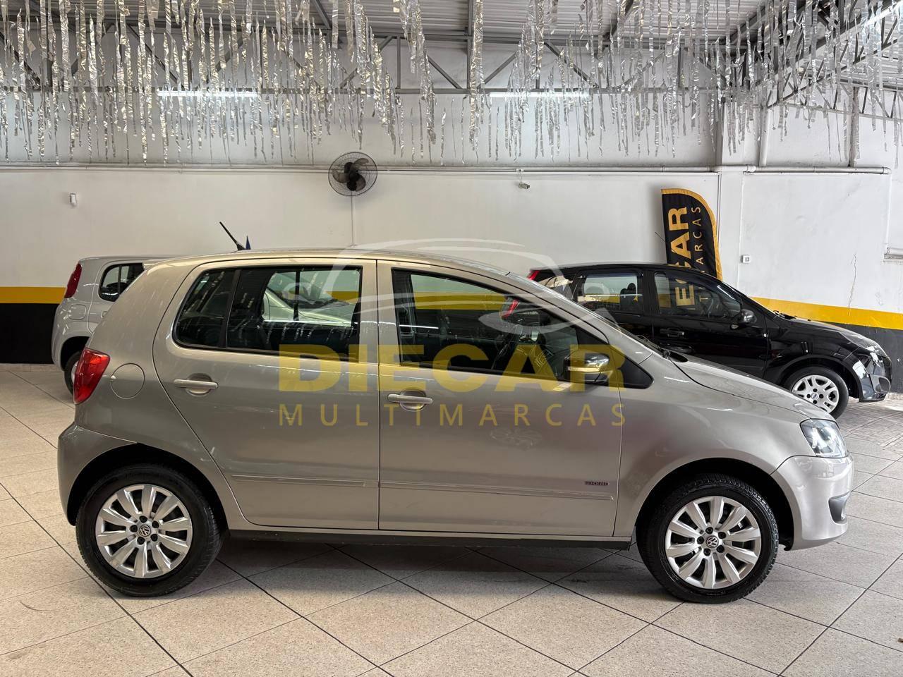 Foto numero 6 do veiculo Volkswagen Fox W/ 1.0 GII - Prata - 2012/2012
