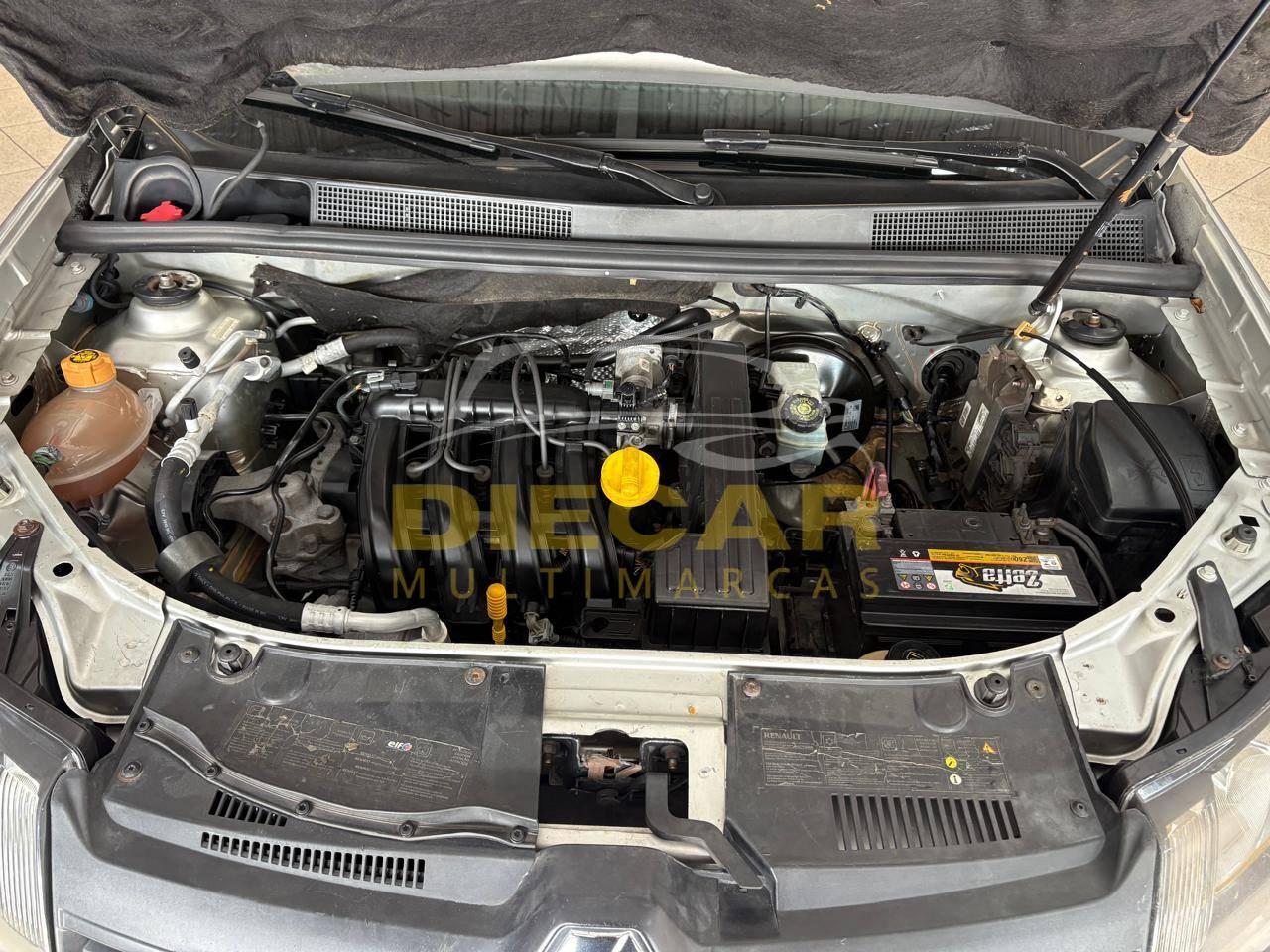 Foto numero 13 do veiculo Renault Sandero AUTH 10 - Prata - 2015/2016