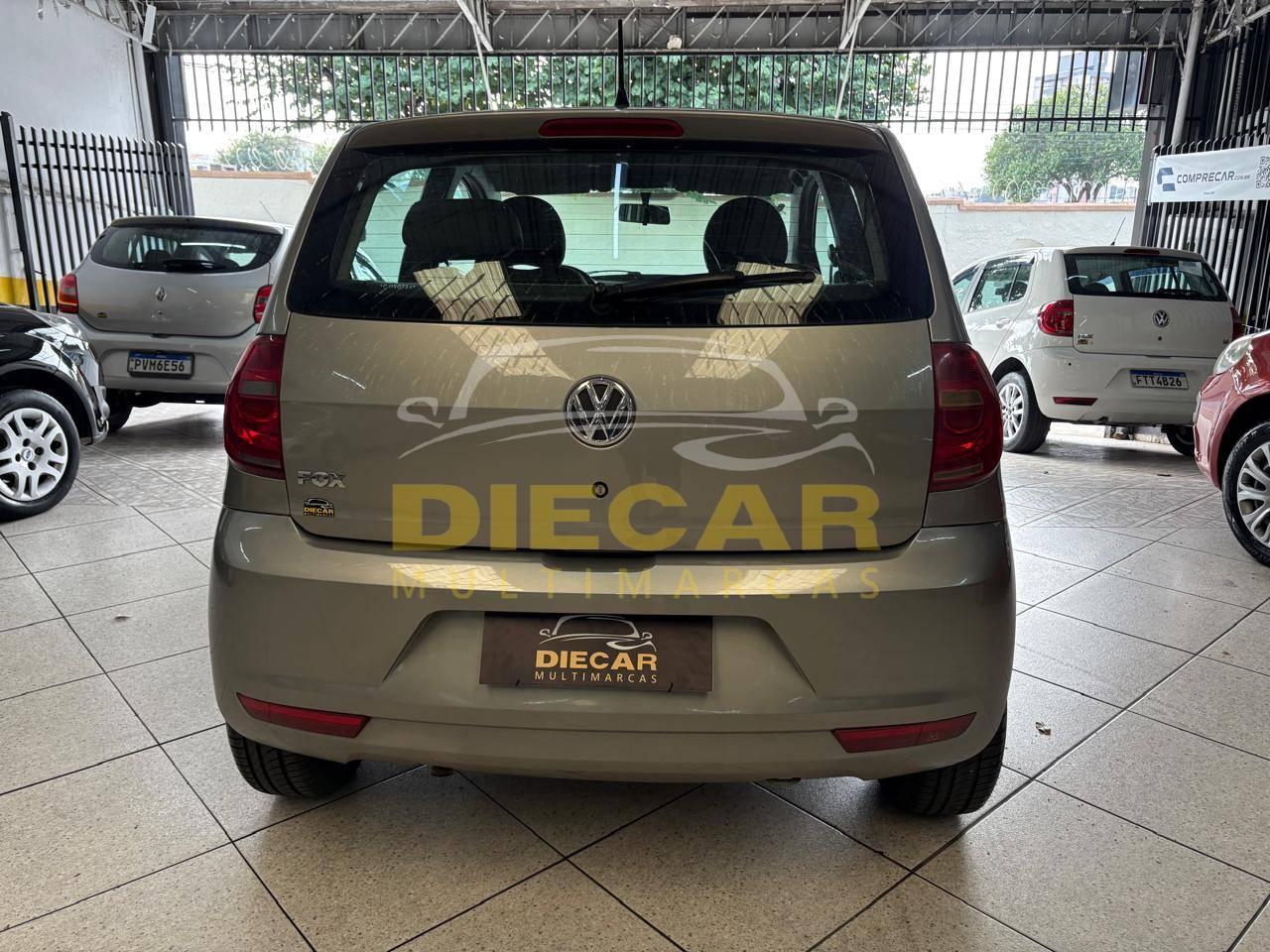 Foto numero 5 do veiculo Volkswagen Fox W/ 1.0 GII - Prata - 2012/2012
