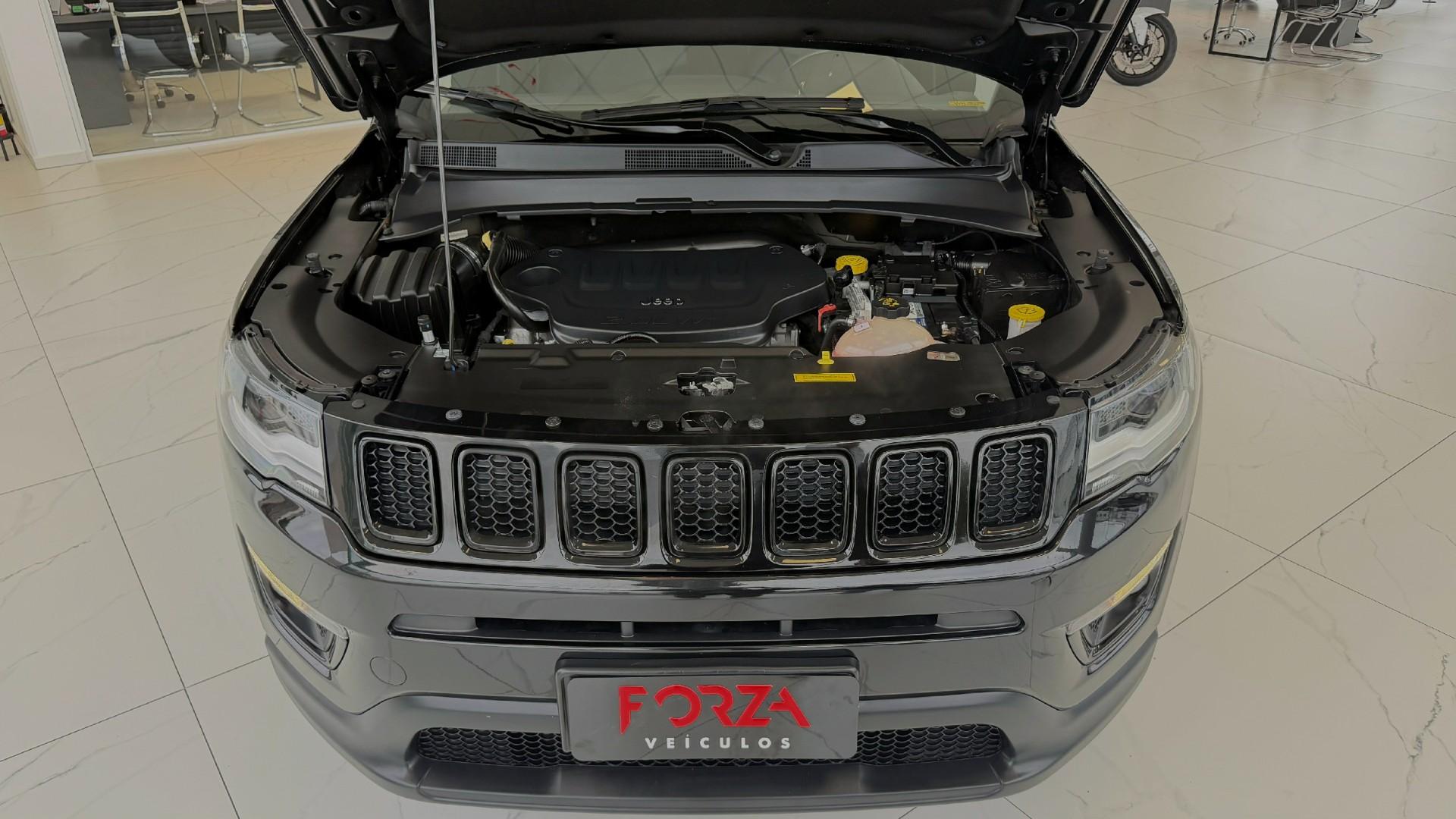 Foto numero 15 do veiculo Jeep Compass Night Eagle 2.0 4x2 Flex 16V Aut  - Preta - 2017/2018