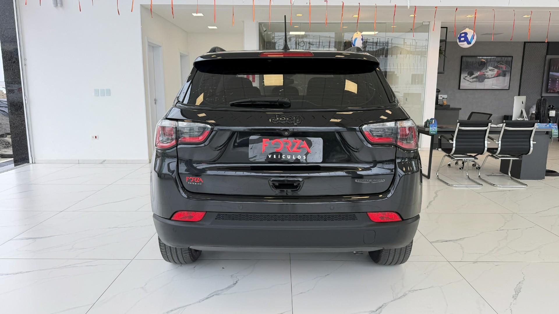 Foto numero 7 do veiculo Jeep Compass Night Eagle 2.0 4x2 Flex 16V Aut  - Preta - 2017/2018