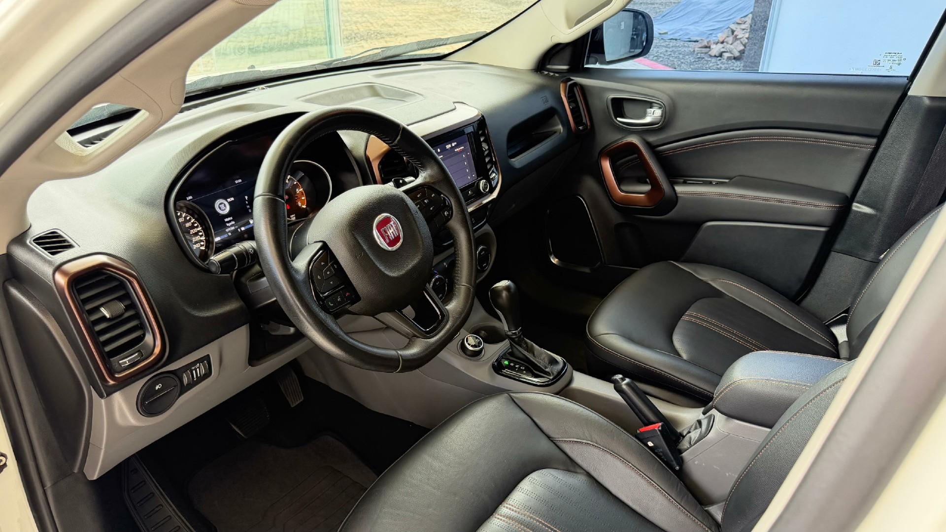 Foto numero 14 do veiculo Fiat Toro Volcano 2.0 16V 4x4 TB Diesel Aut.  - Branca - 2020/2021