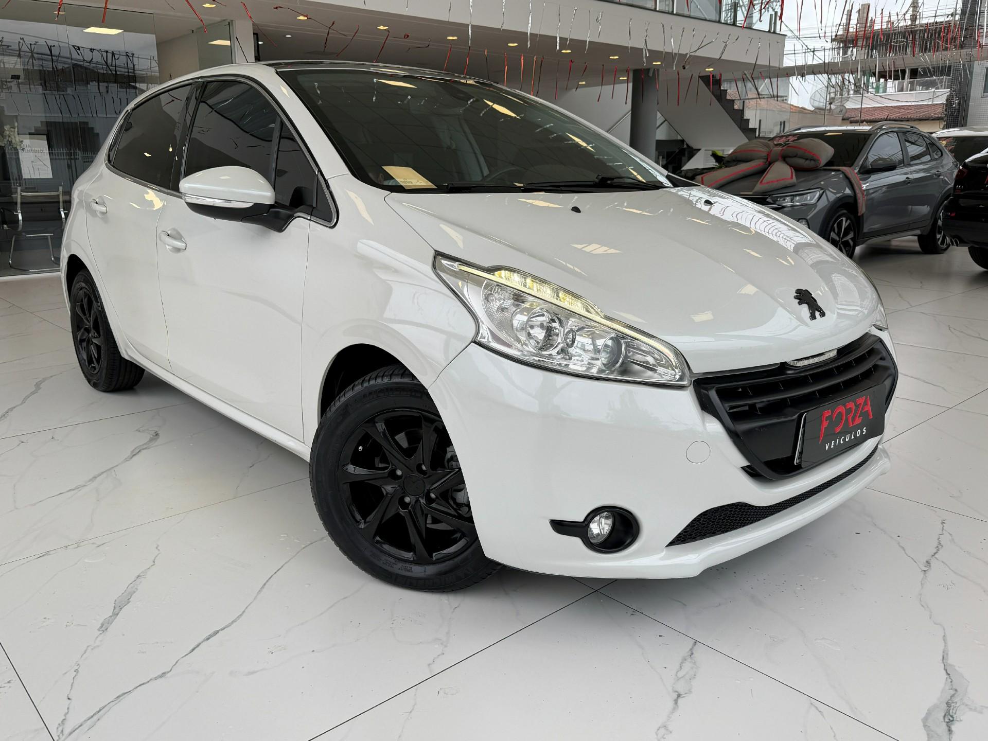 Foto numero 1 do veiculo Peugeot 208 Griffe 1.6 Flex 16V 5p Aut.  - Branca - 2014/2015