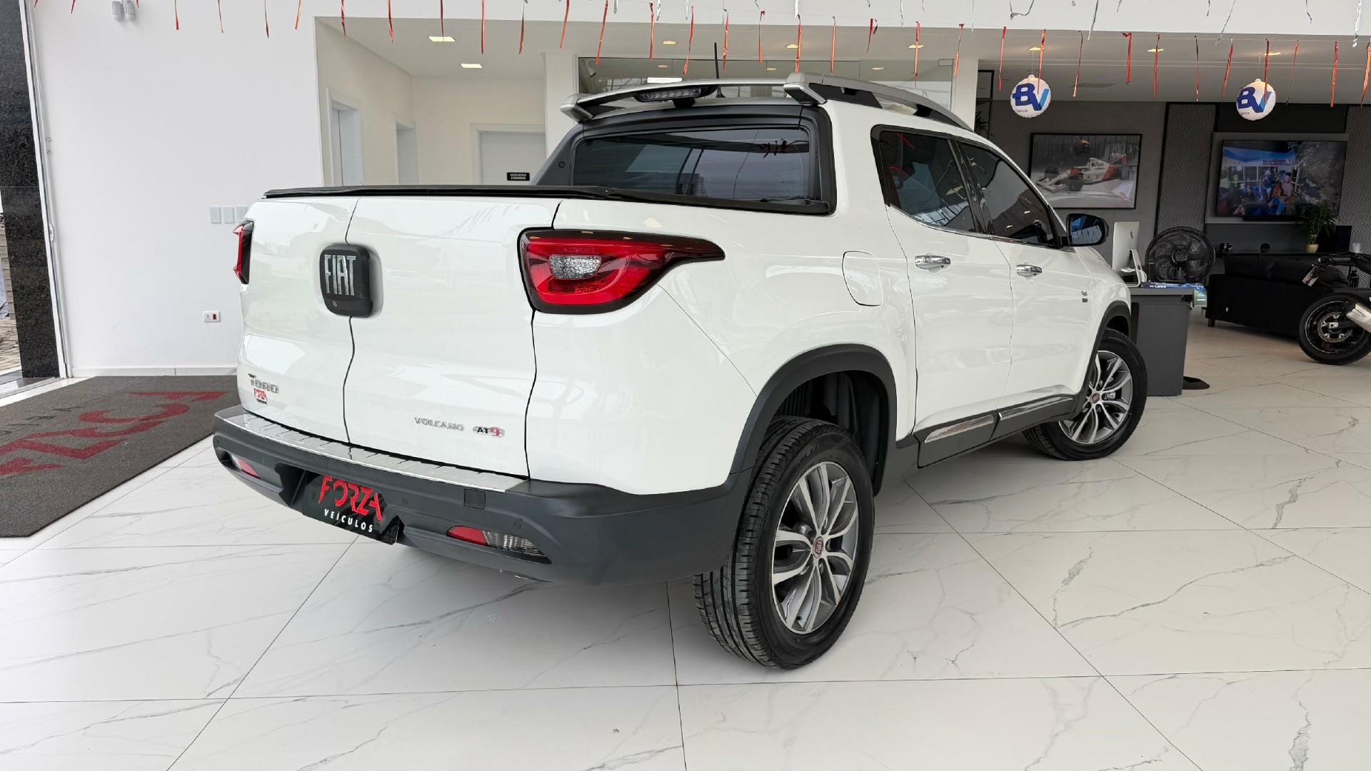 Foto numero 6 do veiculo Fiat Toro Volcano 2.0 16V 4x4 TB Diesel Aut.  - Branca - 2020/2021