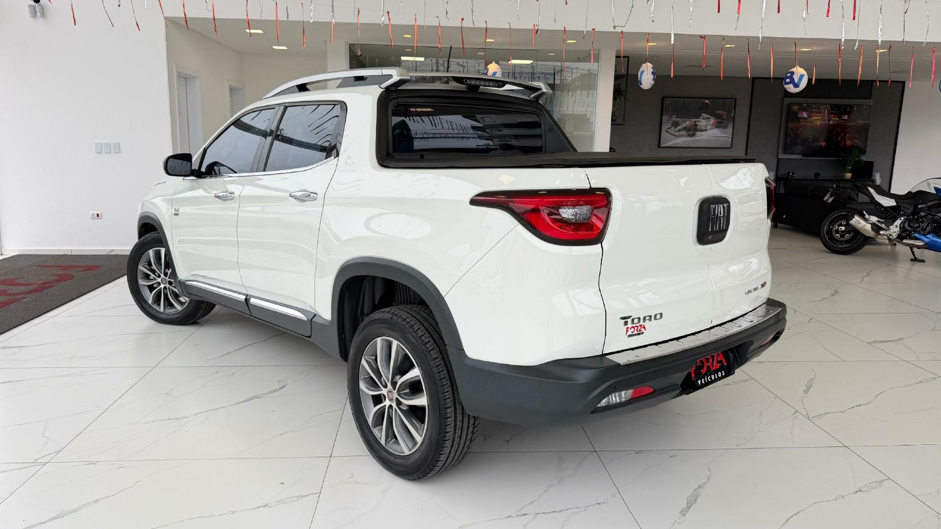 Foto numero 8 do veiculo Fiat Toro Volcano 2.0 16V 4x4 TB Diesel Aut.  - Branca - 2020/2021