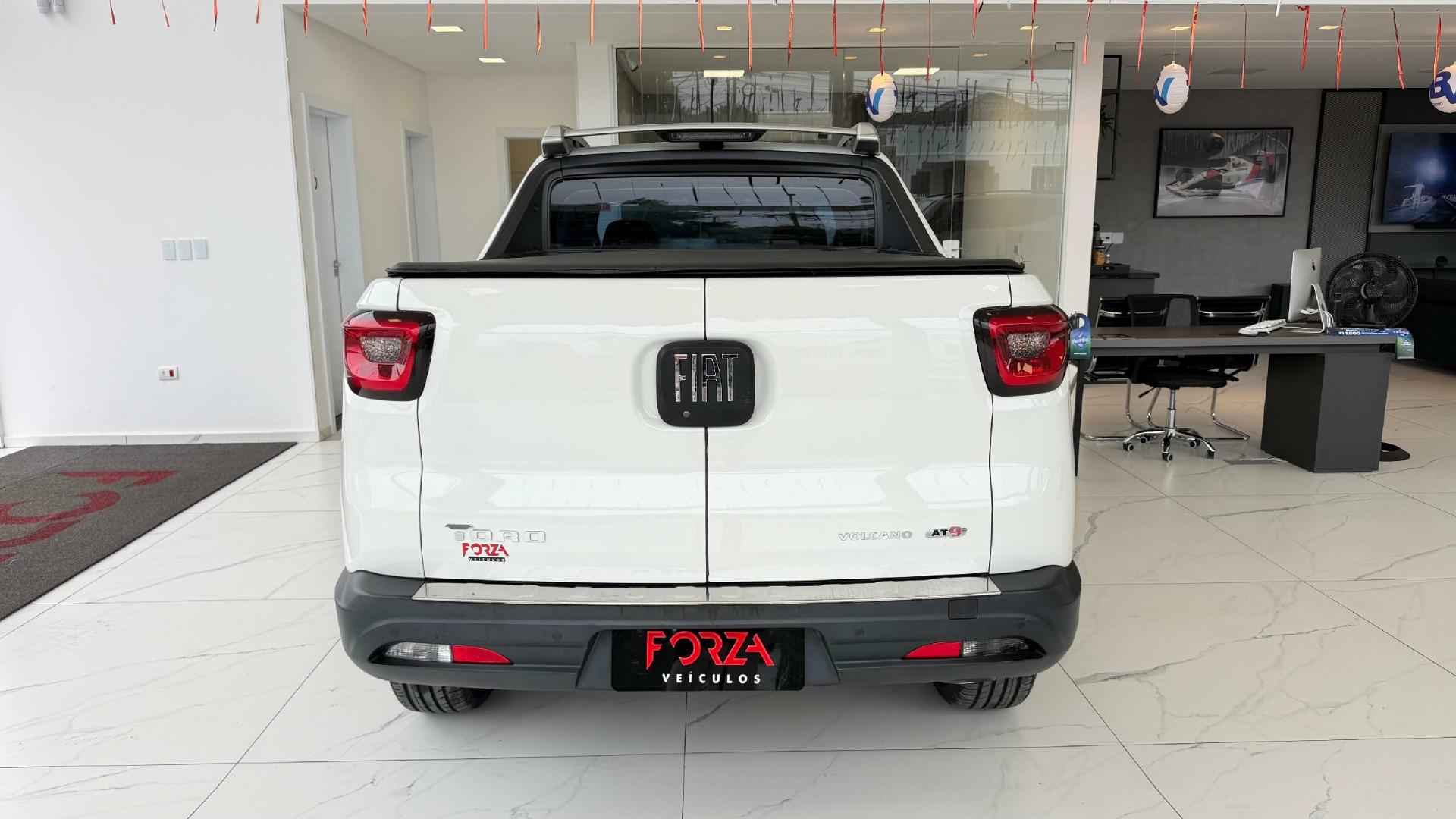Foto numero 5 do veiculo Fiat Toro Volcano 2.0 16V 4x4 TB Diesel Aut.  - Branca - 2020/2021