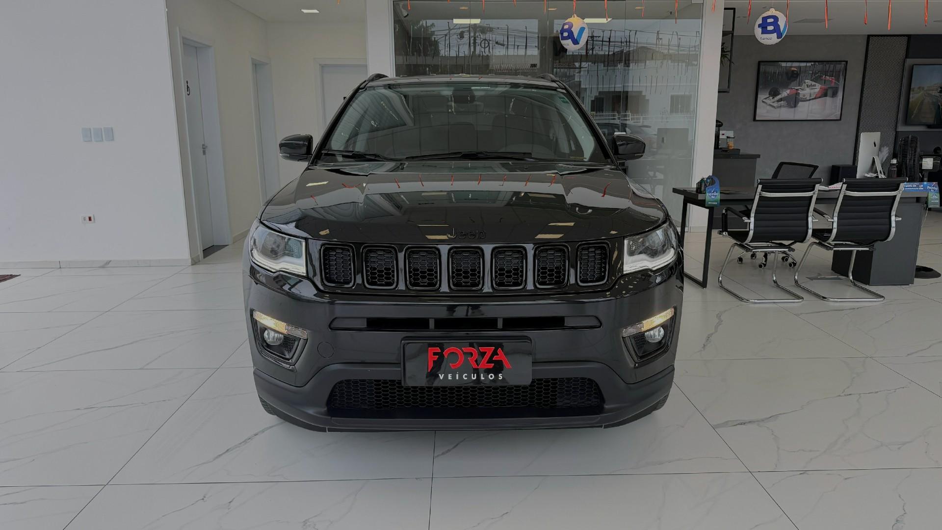 Foto numero 2 do veiculo Jeep Compass Night Eagle 2.0 4x2 Flex 16V Aut  - Preta - 2017/2018