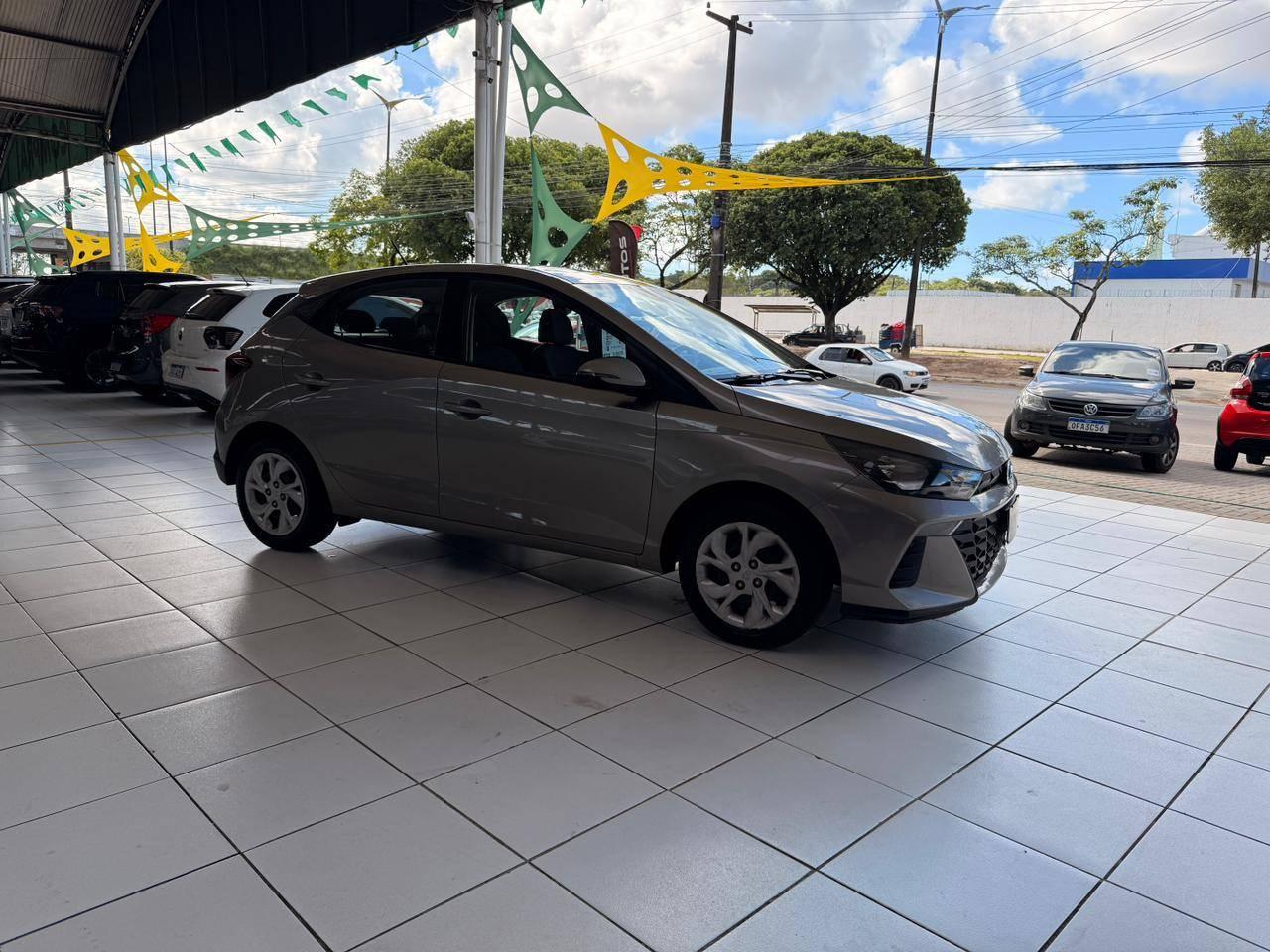 Foto numero 4 do veiculo Hyundai HB20 10M COMFORT - Prata - 2024/2025
