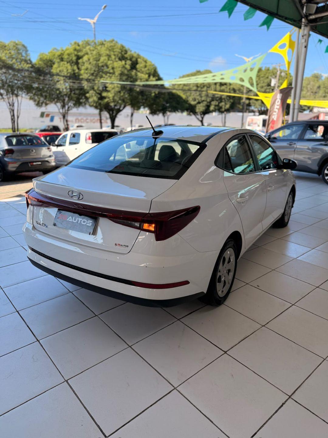Foto numero 4 do veiculo Hyundai HB20S C.Plus/C.Style1.0 Flex 12V Mec. 4P  - Branca - 2024/2025