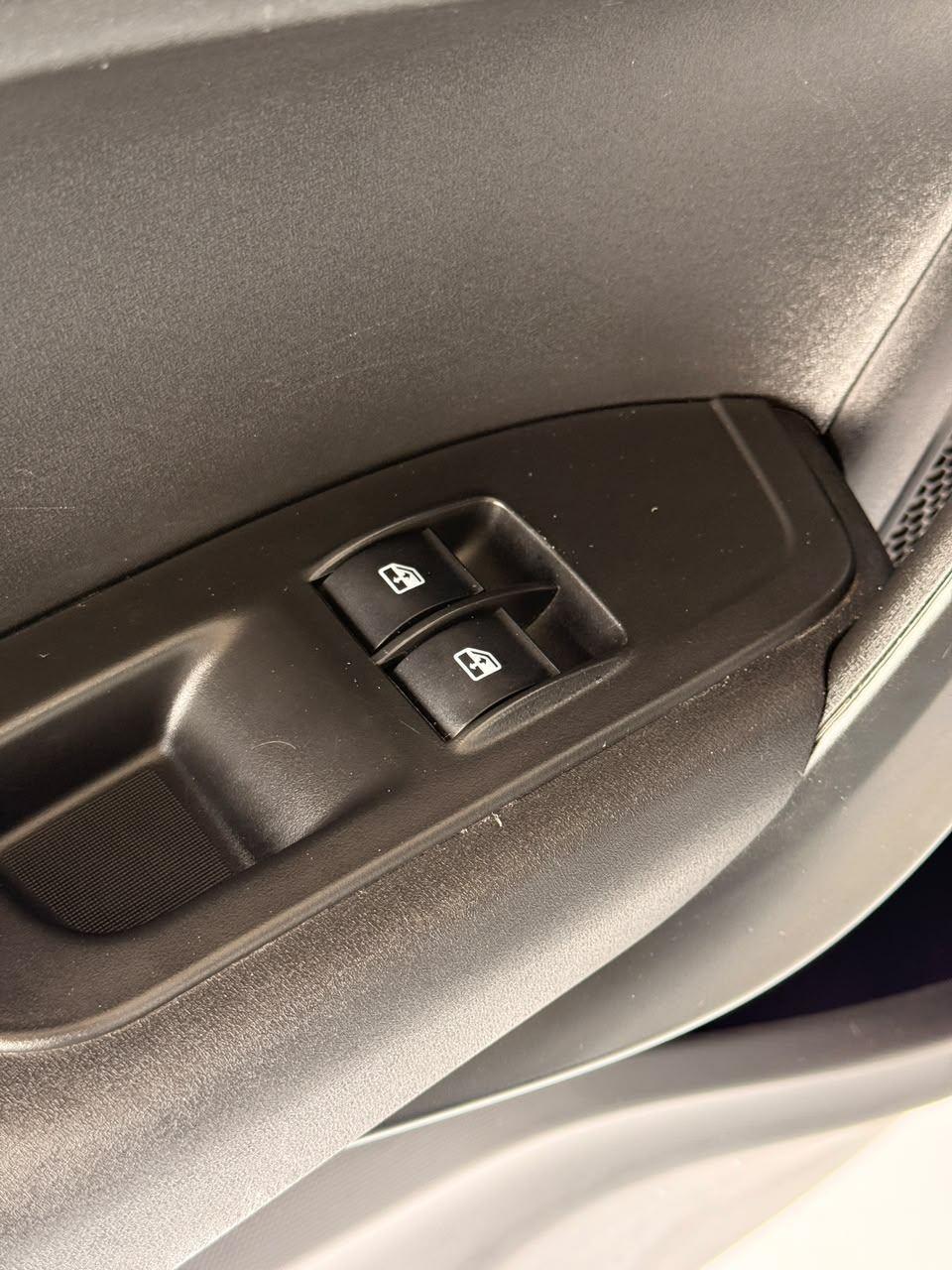 Foto numero 5 do veiculo Fiat Argo DRIVE 1.0 6V Flex  - Prata - 2025/2026