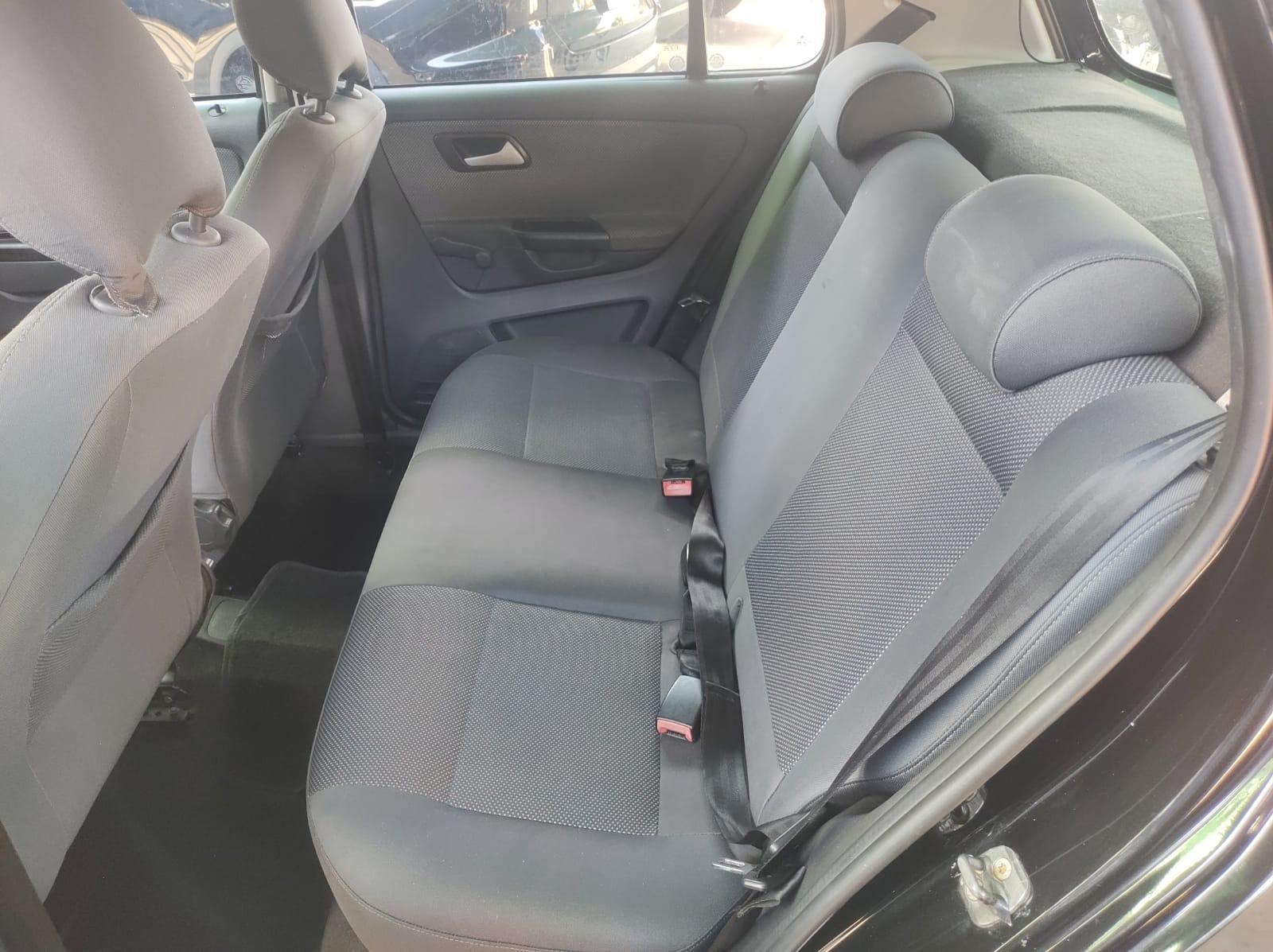 Foto numero 9 do veiculo Volkswagen Fox 1.6 Mi Total Flex 8V 5p  - Preta - 2010/2011