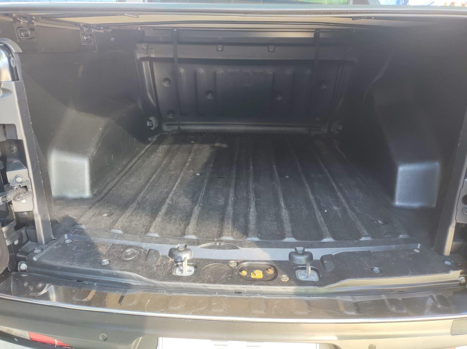 Foto numero 10 do veiculo Fiat Toro Volcano 2.0 16V 4x4 TB Diesel Aut.  - Preta - 2020/2020