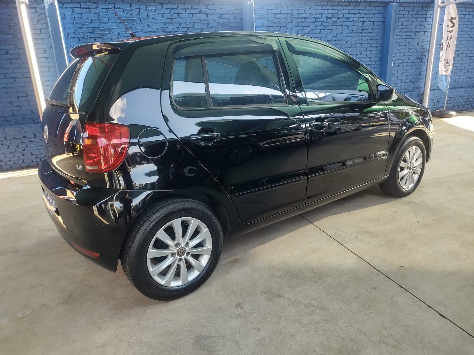 Foto numero 6 do veiculo Volkswagen Fox 1.6 Mi Total Flex 8V 5p  - Preta - 2010/2011