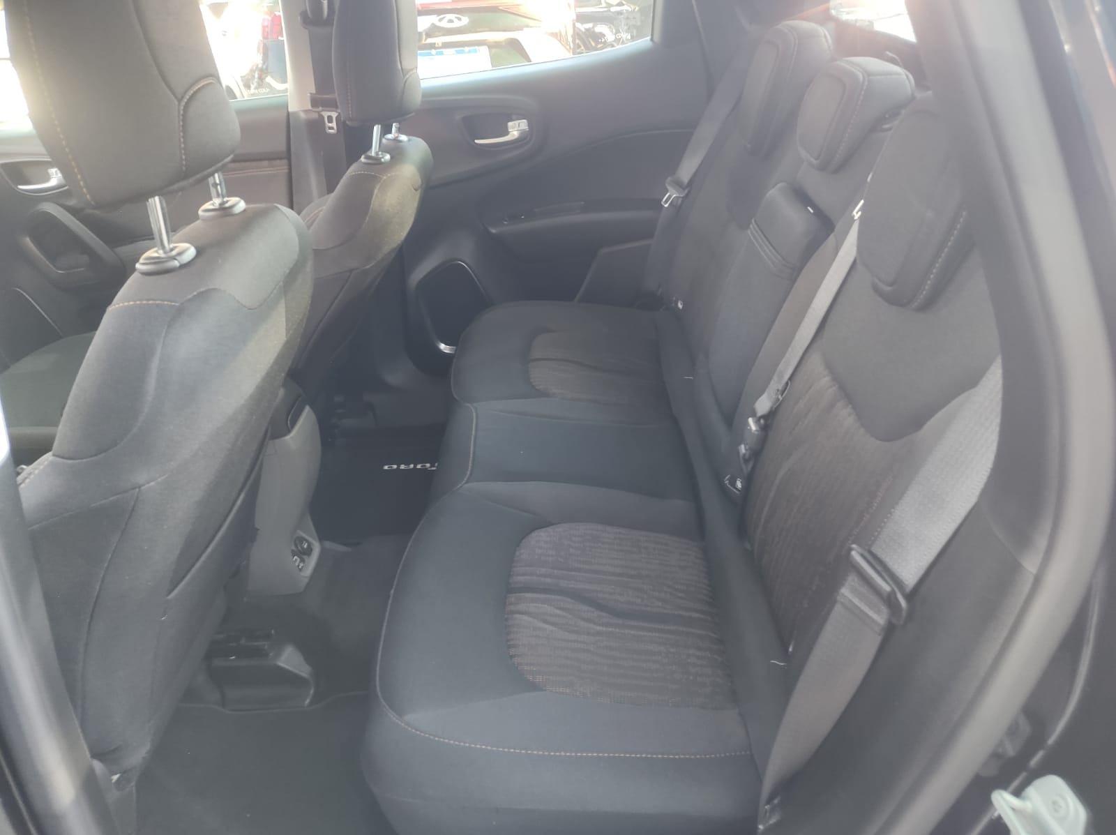 Foto numero 9 do veiculo Fiat Toro Volcano 2.0 16V 4x4 TB Diesel Aut.  - Preta - 2020/2020