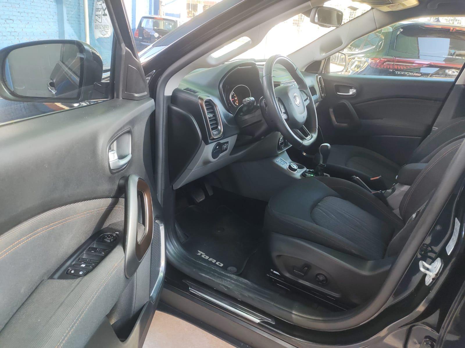 Foto numero 8 do veiculo Fiat Toro Volcano 2.0 16V 4x4 TB Diesel Aut.  - Preta - 2020/2020