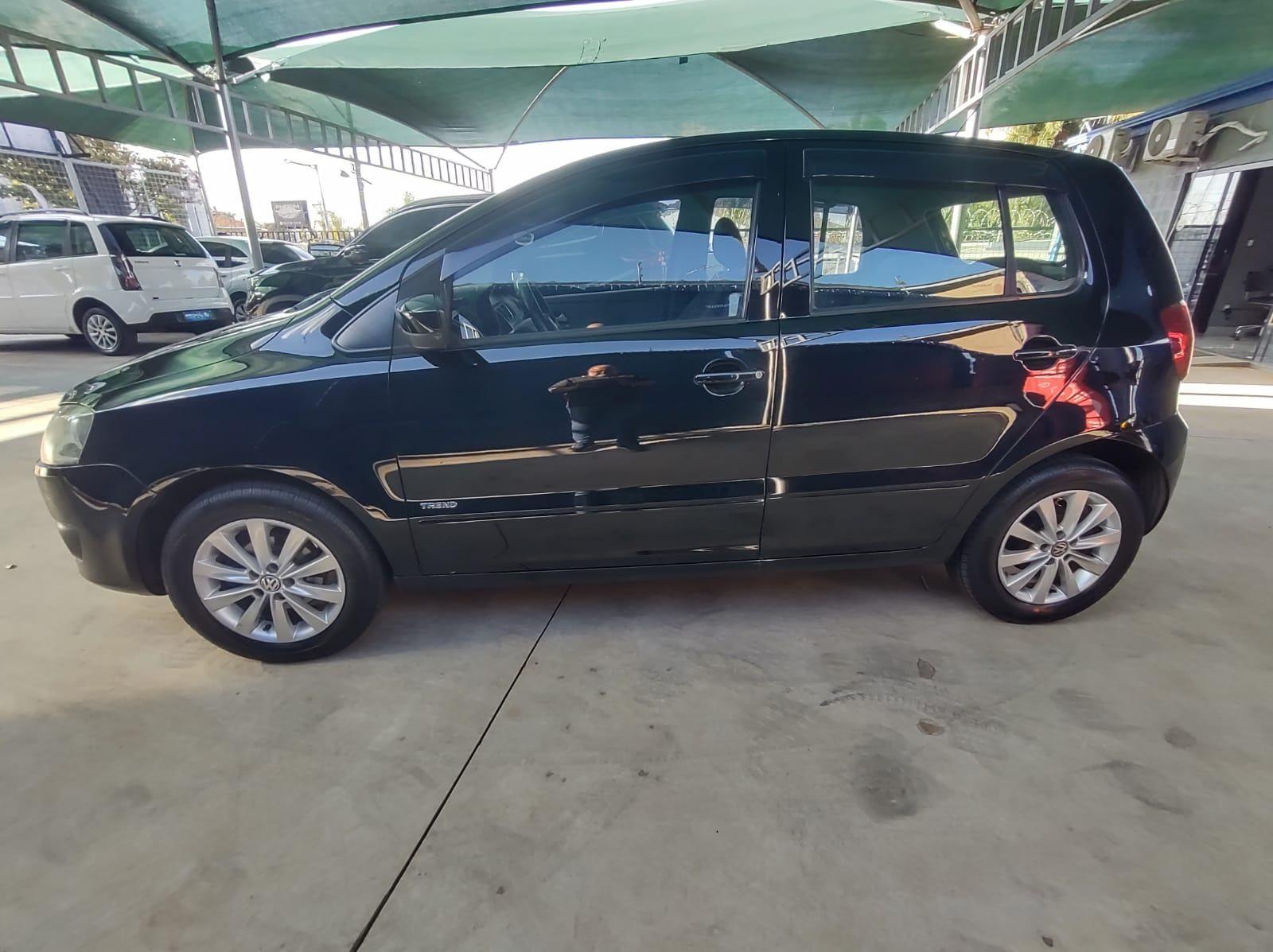 Foto numero 2 do veiculo Volkswagen Fox 1.6 Mi Total Flex 8V 5p  - Preta - 2010/2011
