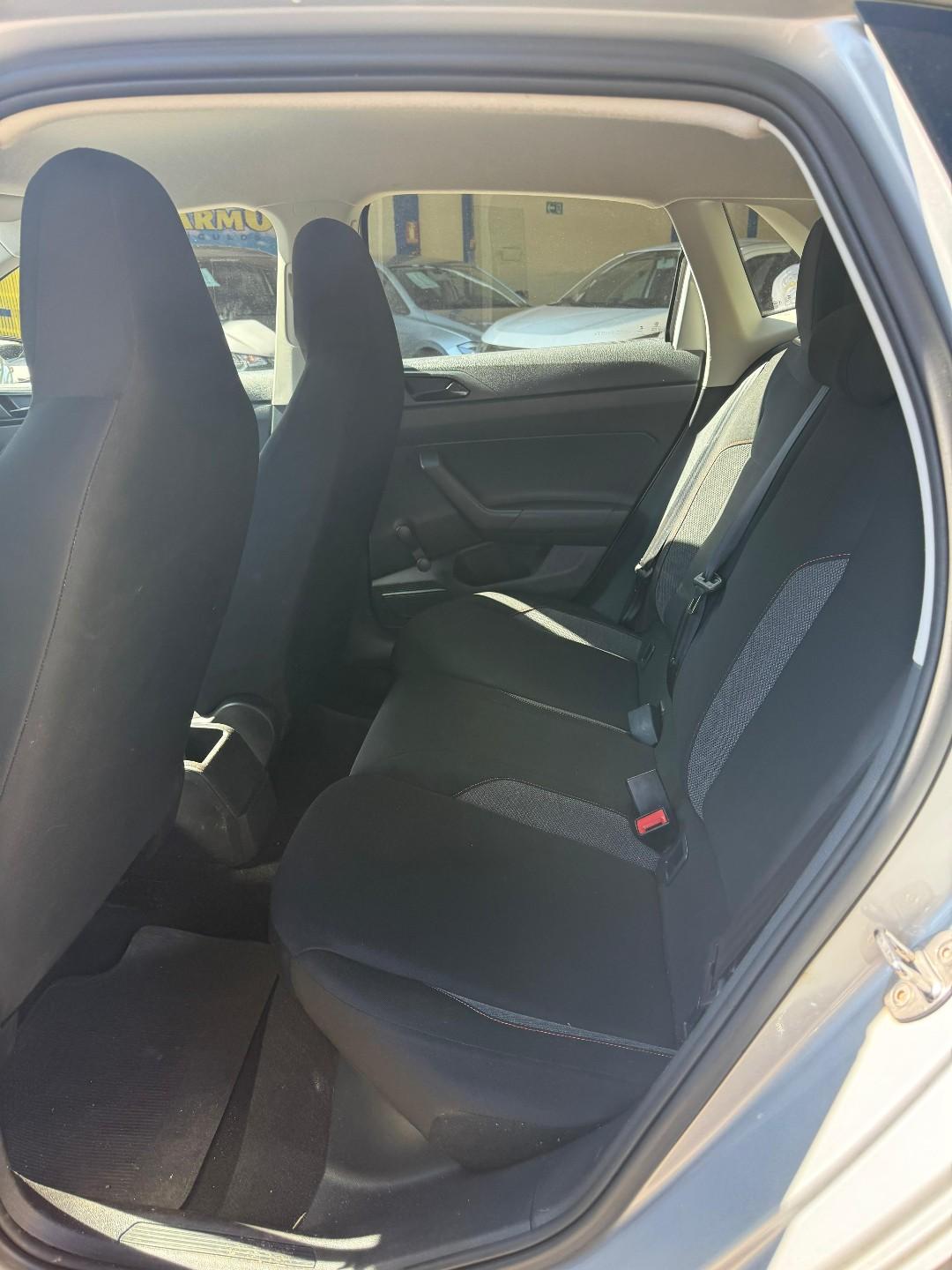 Foto numero 3 do veiculo Volkswagen Polo Track 1.0 Flex 12V 5p  - Prata - 2024/2025
