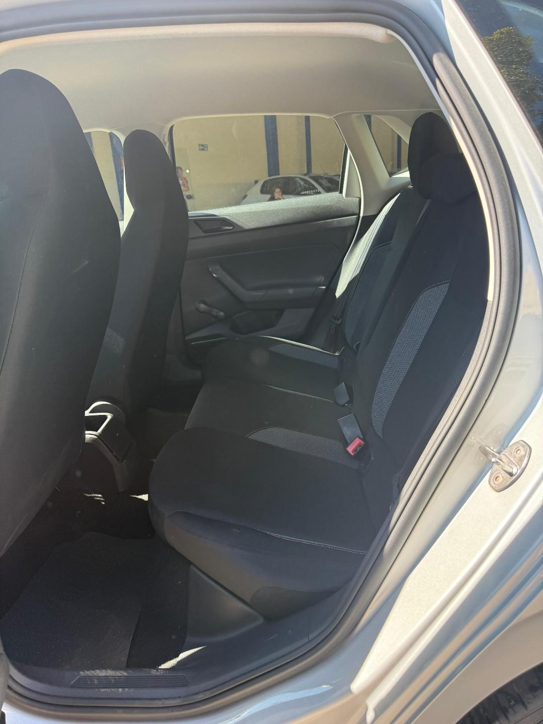Foto numero 3 do veiculo Volkswagen Polo Track 1.0 Flex 12V 5p  - Prata - 2024/2025