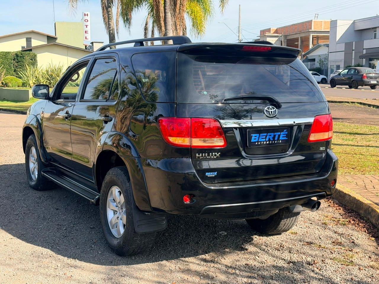 Foto numero 5 do veiculo Toyota Hilux SW4 SW4 SRV 4x4 3.0 TDI Dies. Aut - Preta - 2006/2006