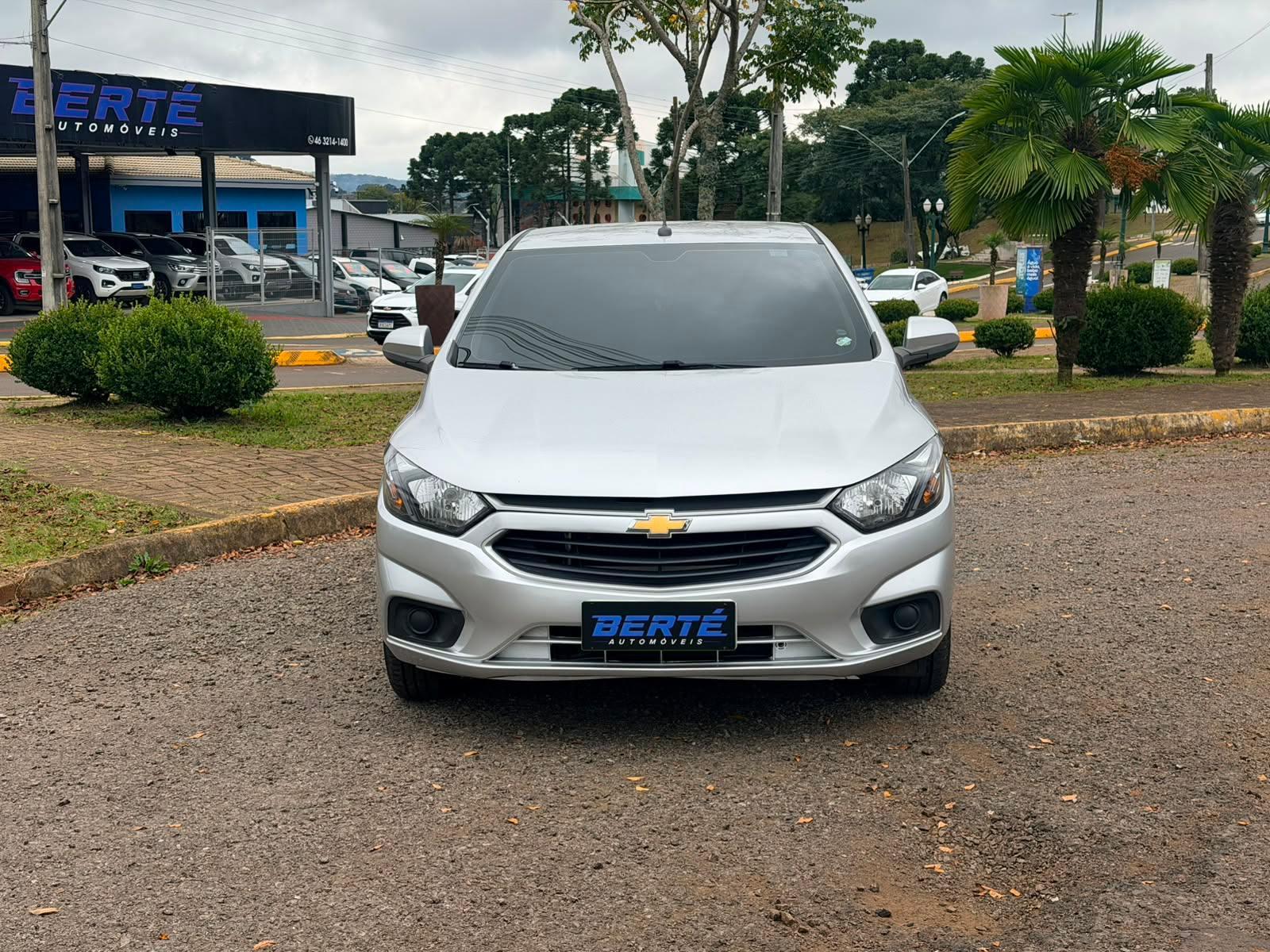 Foto numero 1 do veiculo Chevrolet Onix Hatch LT 1.0 FlexPower  - Prata - 2019/2019
