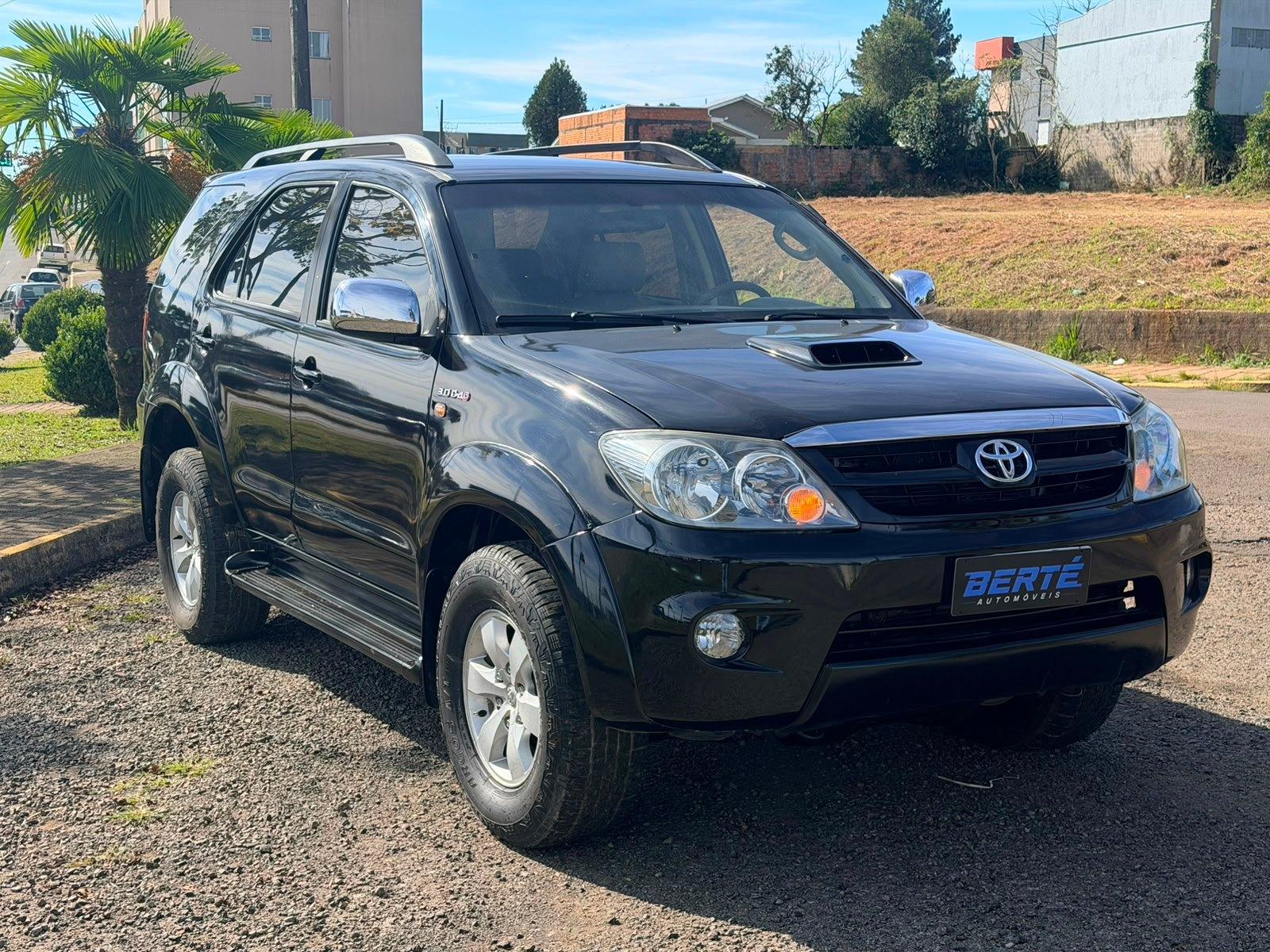 Foto numero 2 do veiculo Toyota Hilux SW4 SW4 SRV 4x4 3.0 TDI Dies. Aut - Preta - 2006/2006